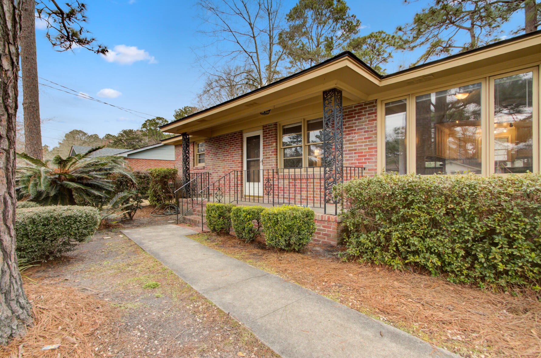 408 Cleveland St, Summerville SC  29483-6208 exterior
