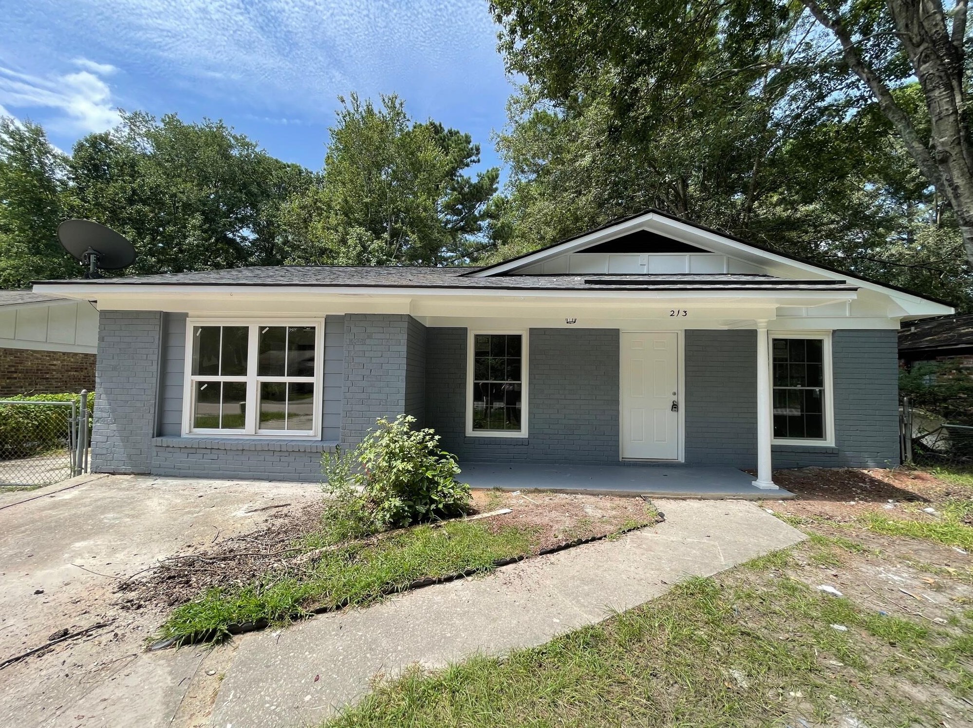 213 Elliott Dr, Ladson, SC 29456