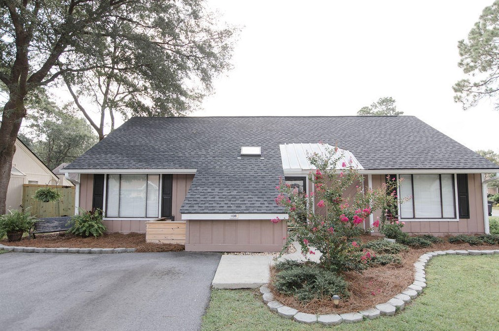 1136 Honeysuckle Ct, Mount Pleasant, SC 29464