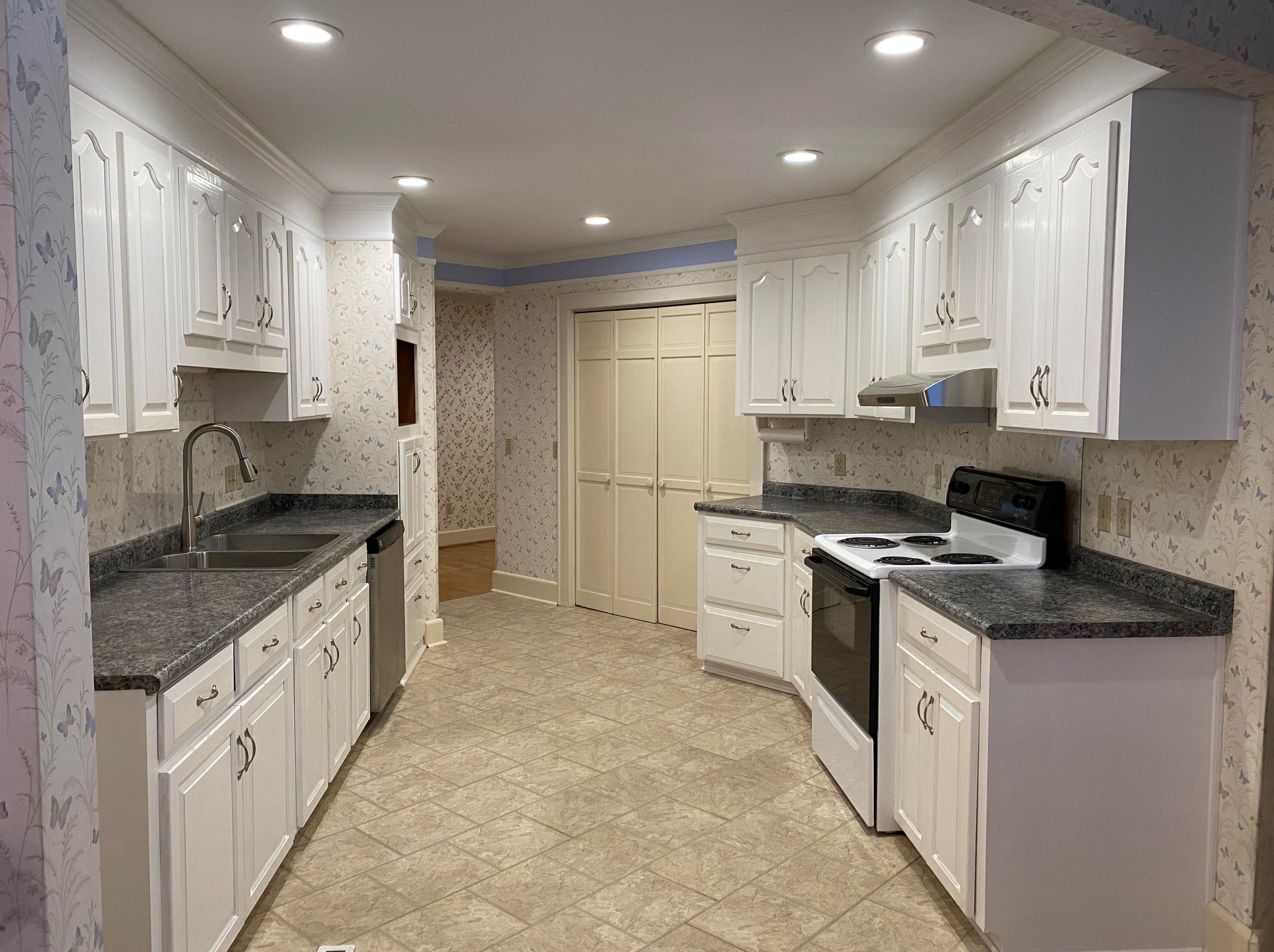 35 Waverly Rd, Walterboro SC  29488-3671 exterior