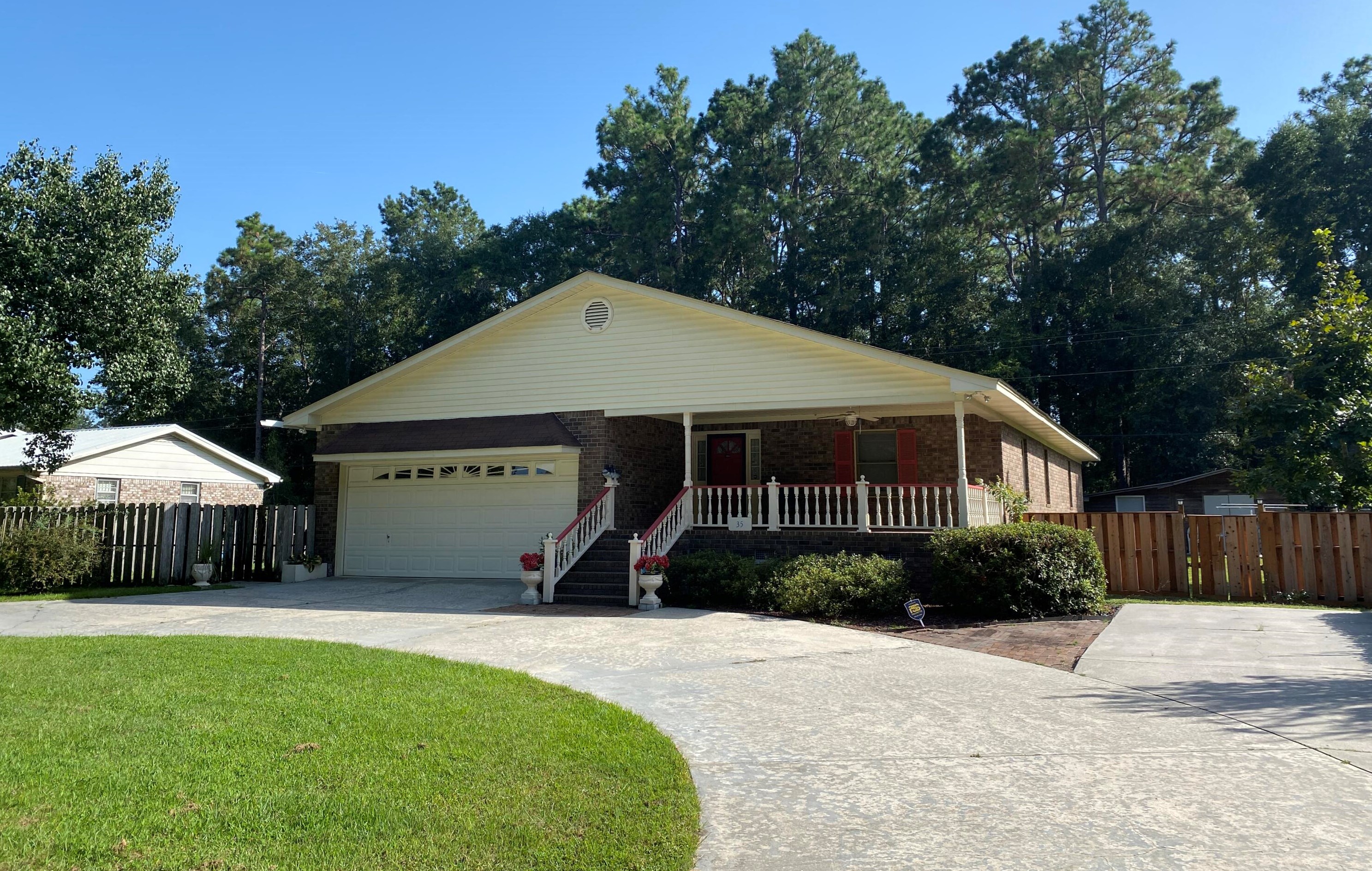 35 Waverly Rd, Walterboro, SC 29488-3671