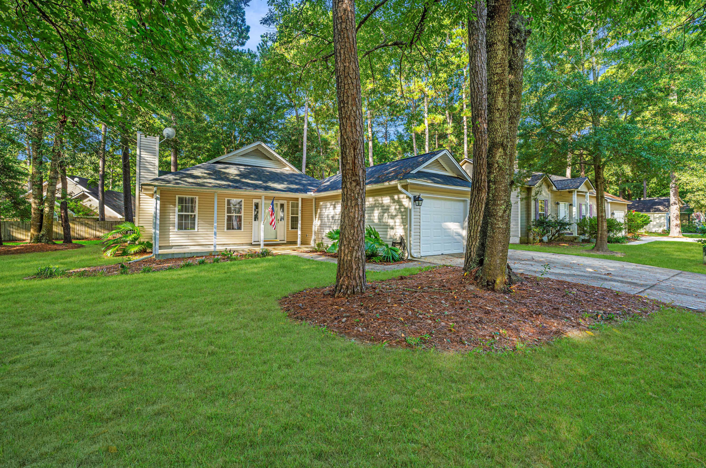 1971 High Meadow St, Johns Island, SC 29455