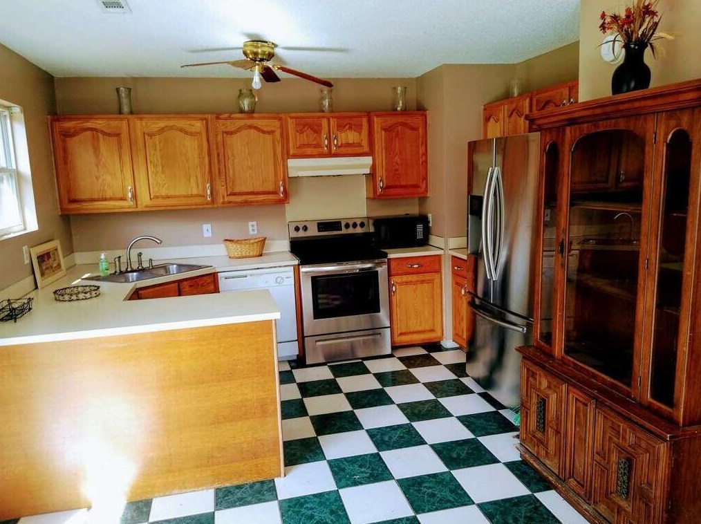 1011 Limerick Dr, Moncks Corner SC  29461-3691 exterior
