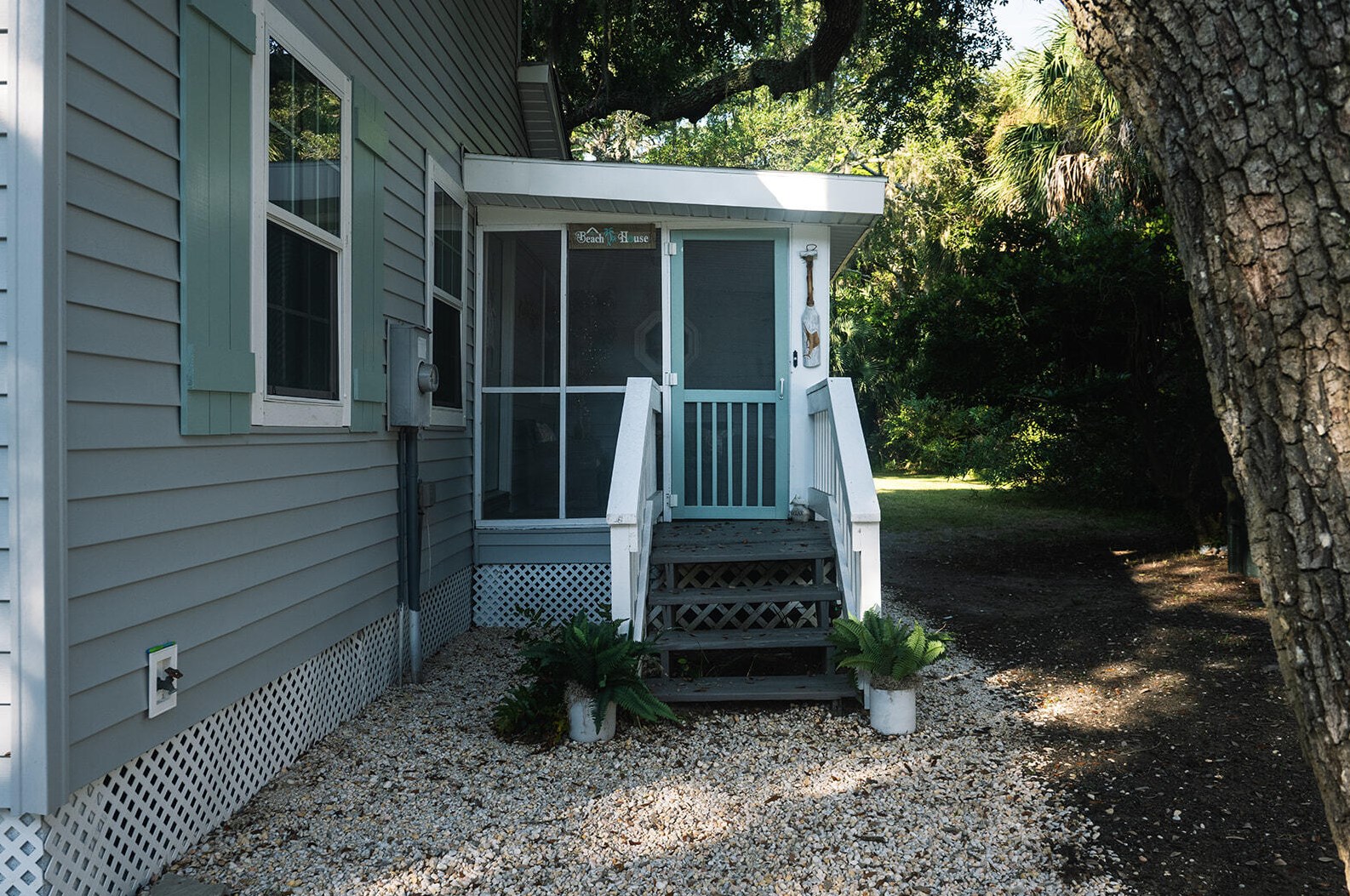 1416 Chancellor St, Edisto, SC 29438-3304