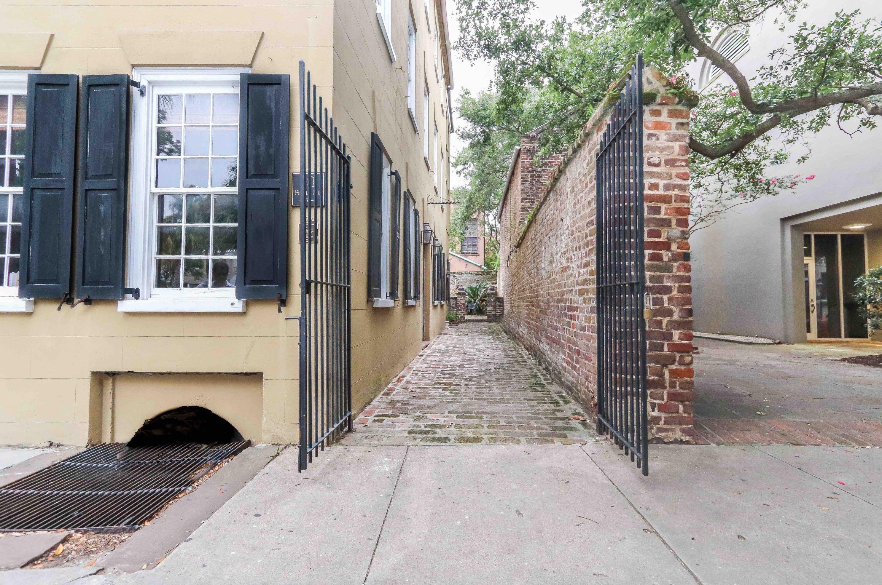 10 State St, Charleston, SC 29401-3007