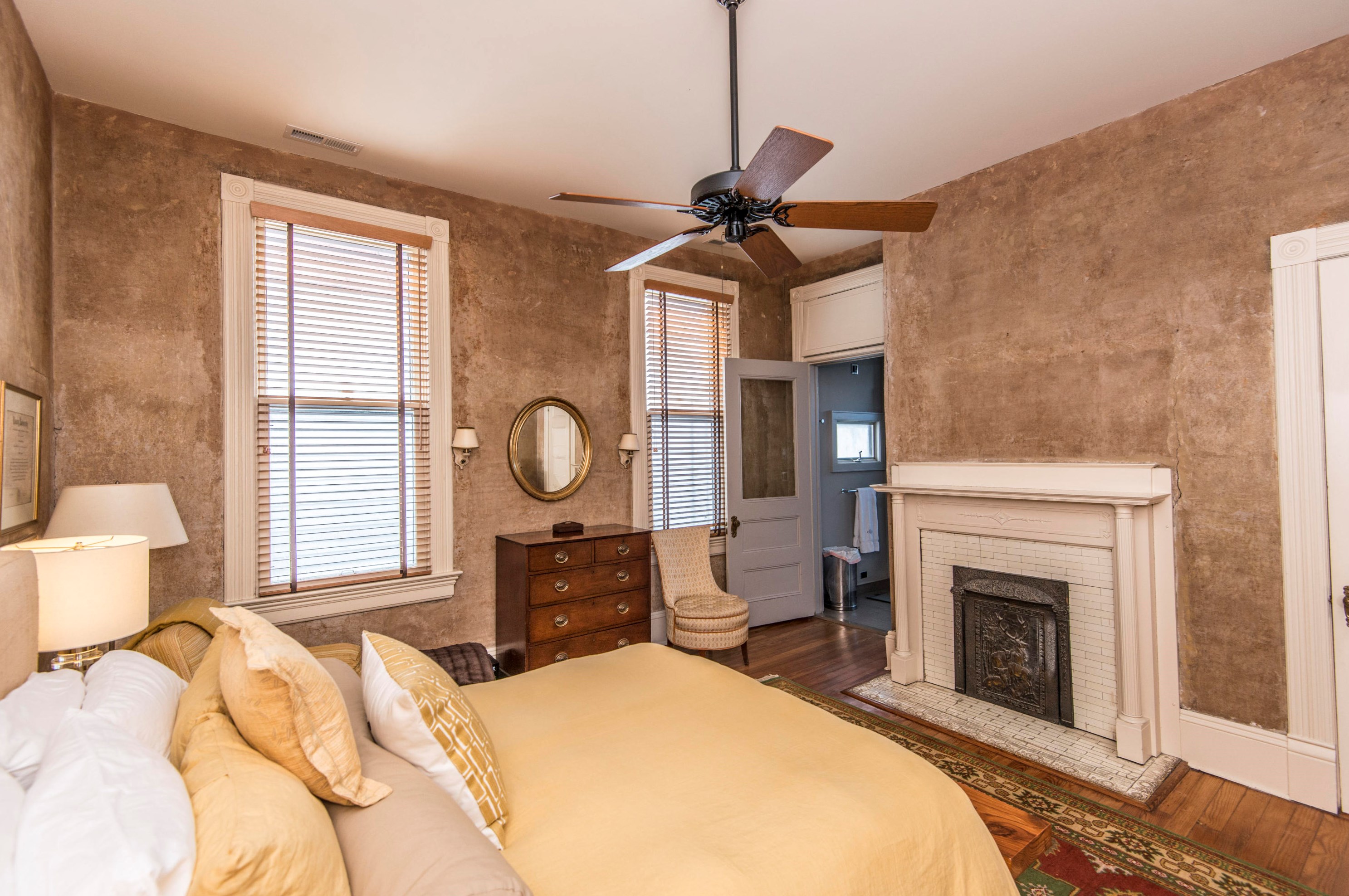 28 Charlotte St, Charleston SC 29403-6613 exterior