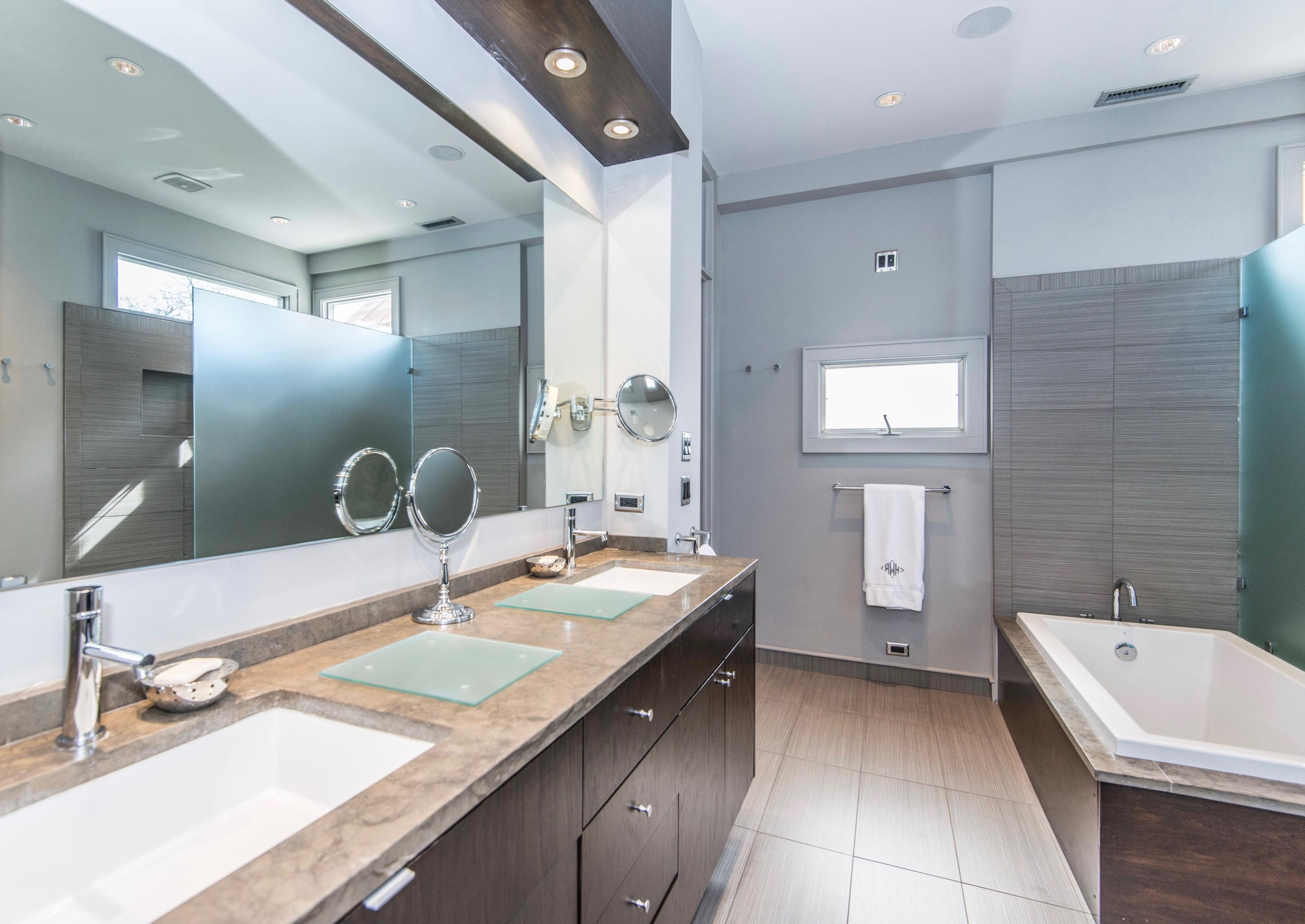 28 Charlotte St, Charleston SC 29403-6613 exterior