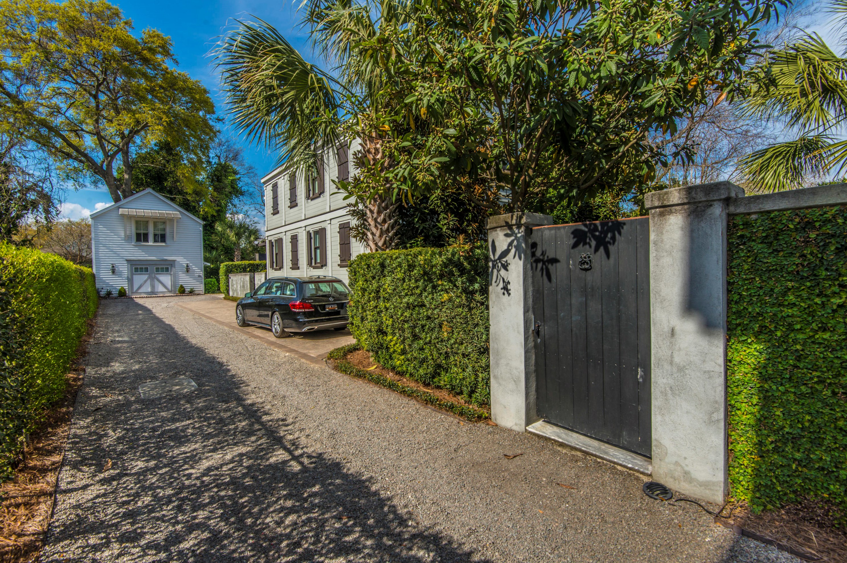 28 Charlotte St, Charleston SC 29403-6613 exterior