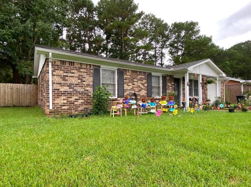 125 Pine Grove Dr, Charleston, SC 29420-8115