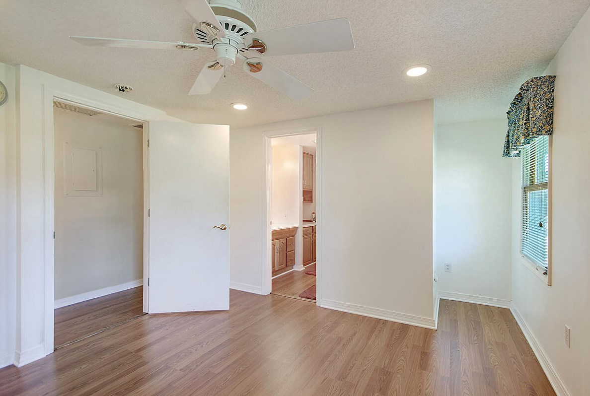 2234 Parsonage Rd, Charleston SC 29414-6307 exterior