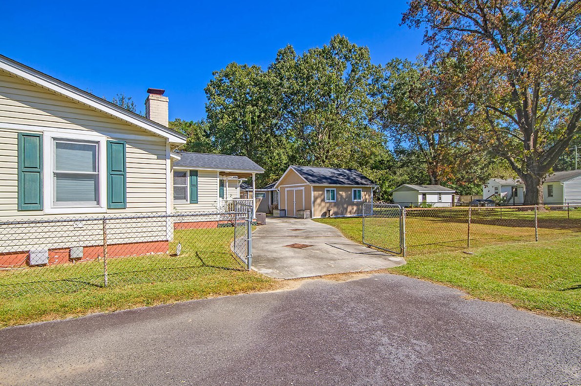 2234 Parsonage Rd, Charleston SC 29414-6307 exterior