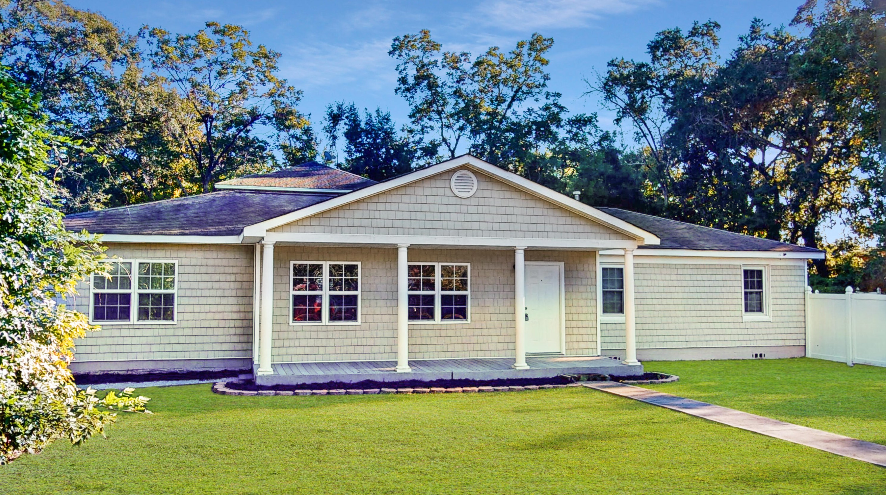 1367 Fort Johnson Rd, Charleston, SC 29412-8837