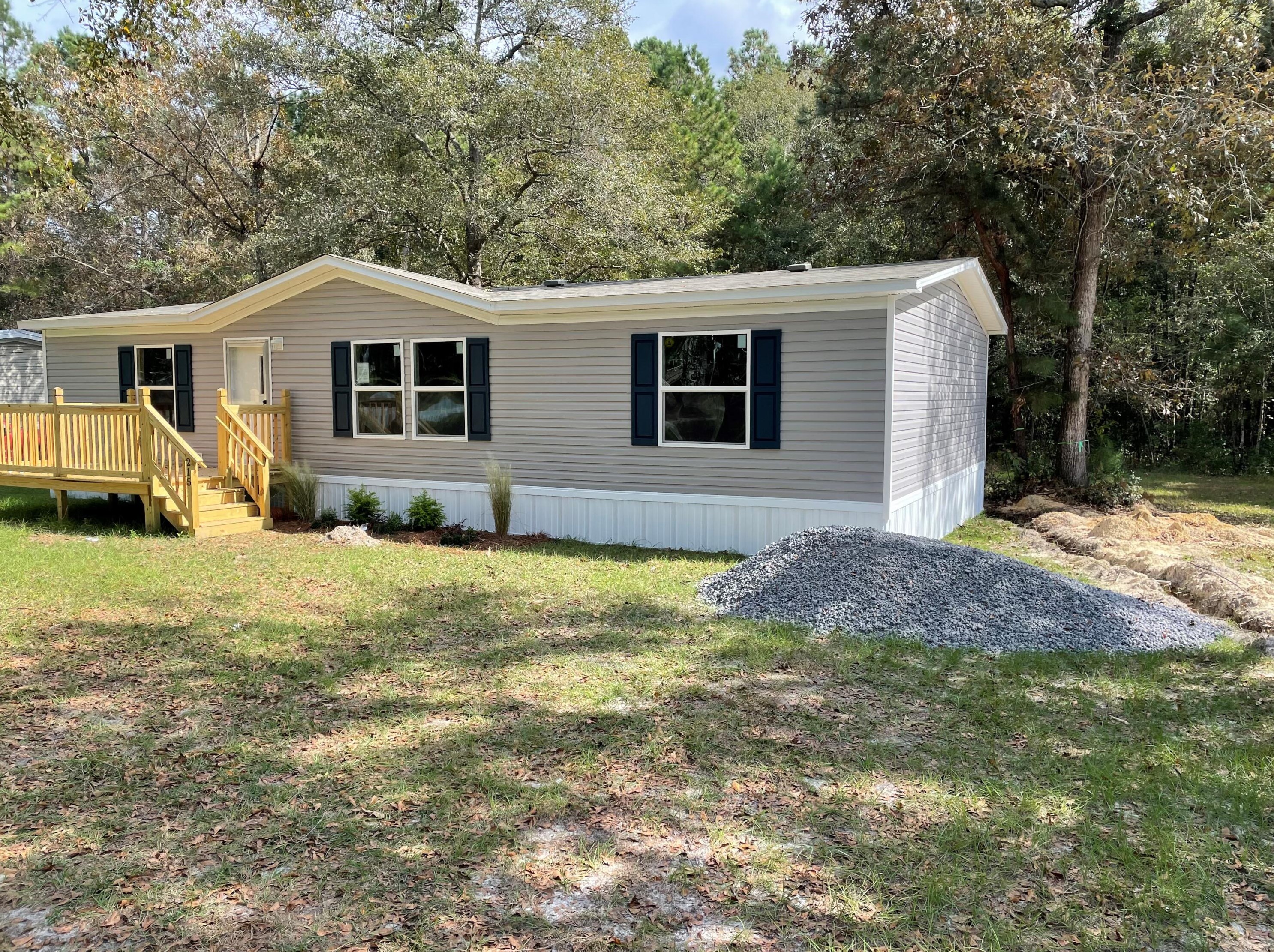 215 Waterford St, Walterboro, SC 29488-8241
