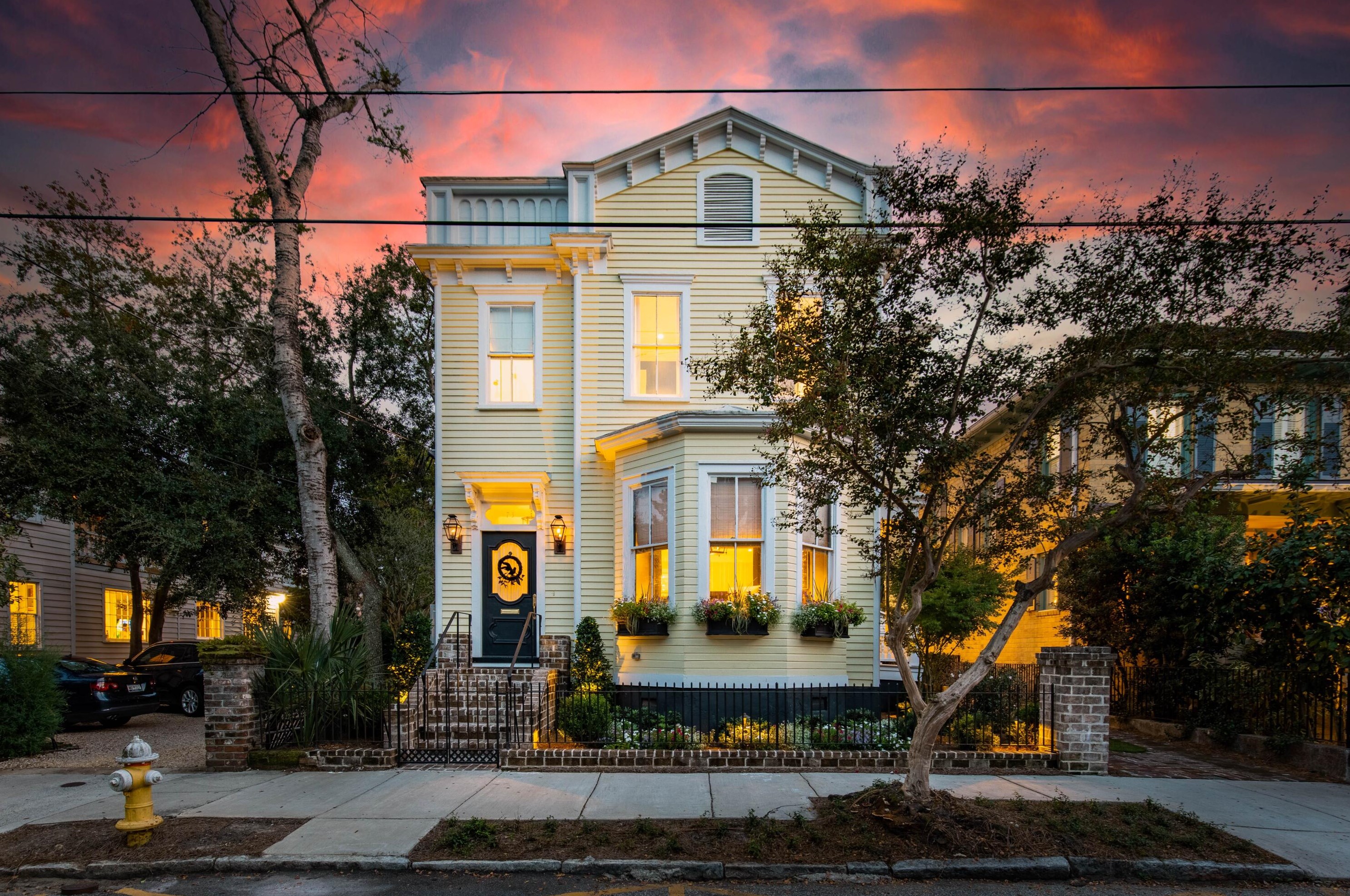 73 Bull St, Charleston, SC 29401-1304