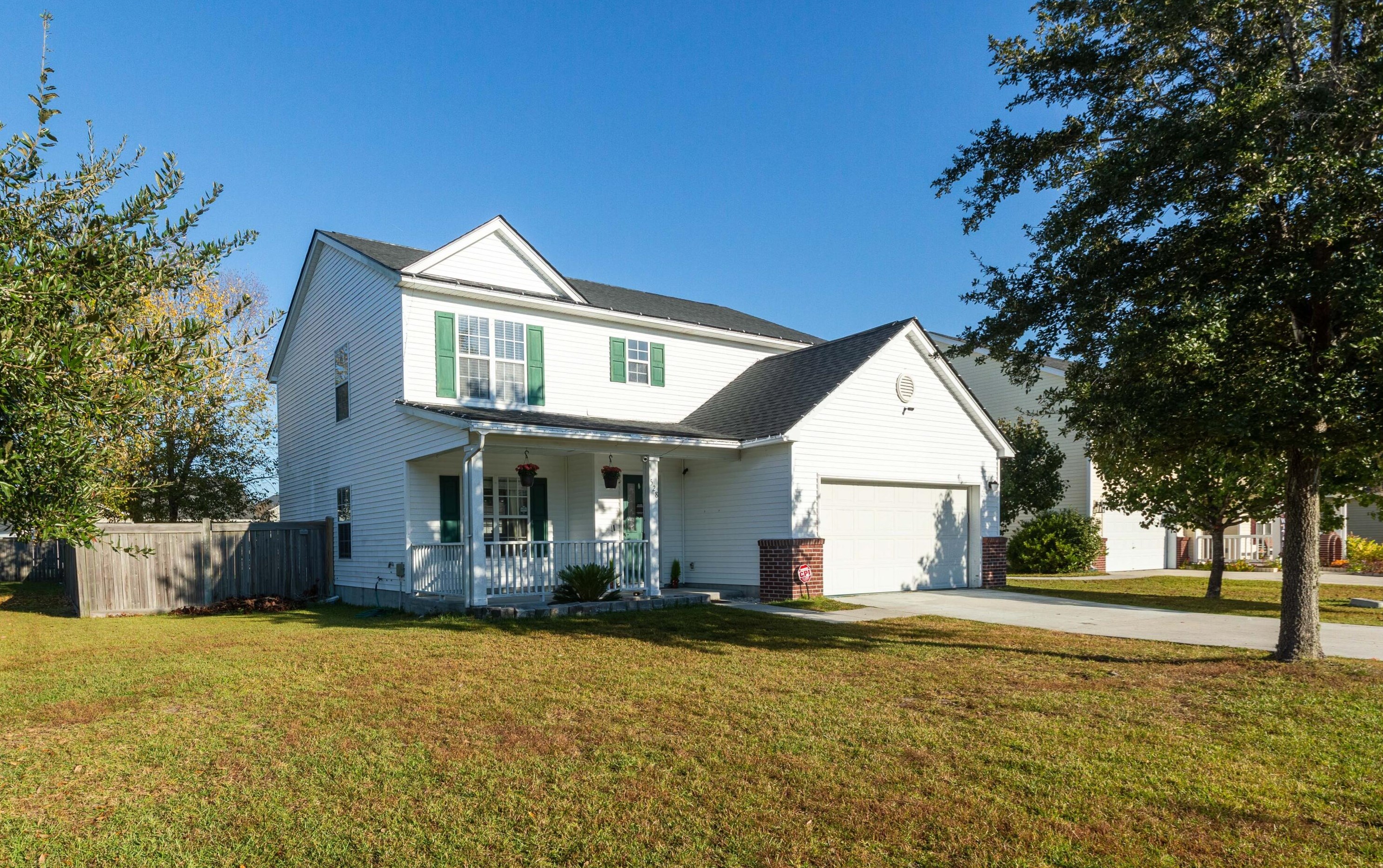 528 Holiday Dr, Summerville, SC 29483-7333