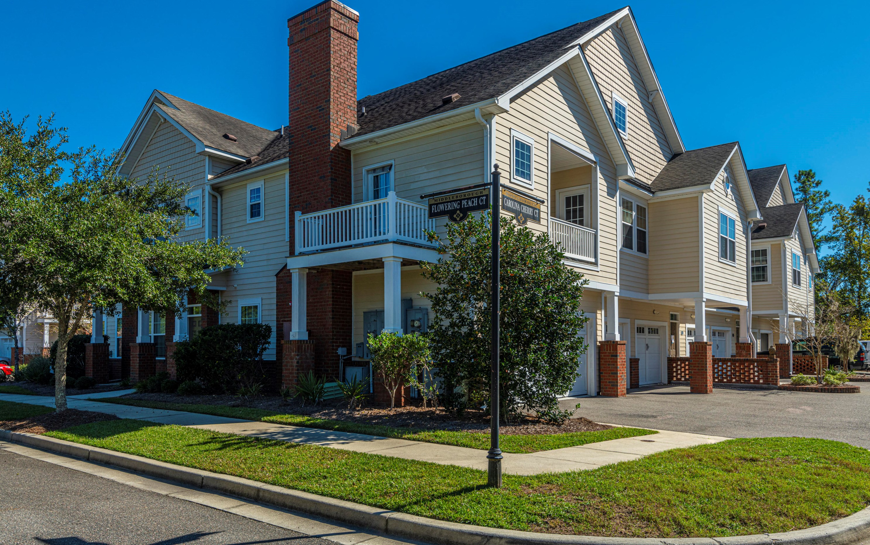 100 Deerfield Dr, Charleston, SC 29445-7218