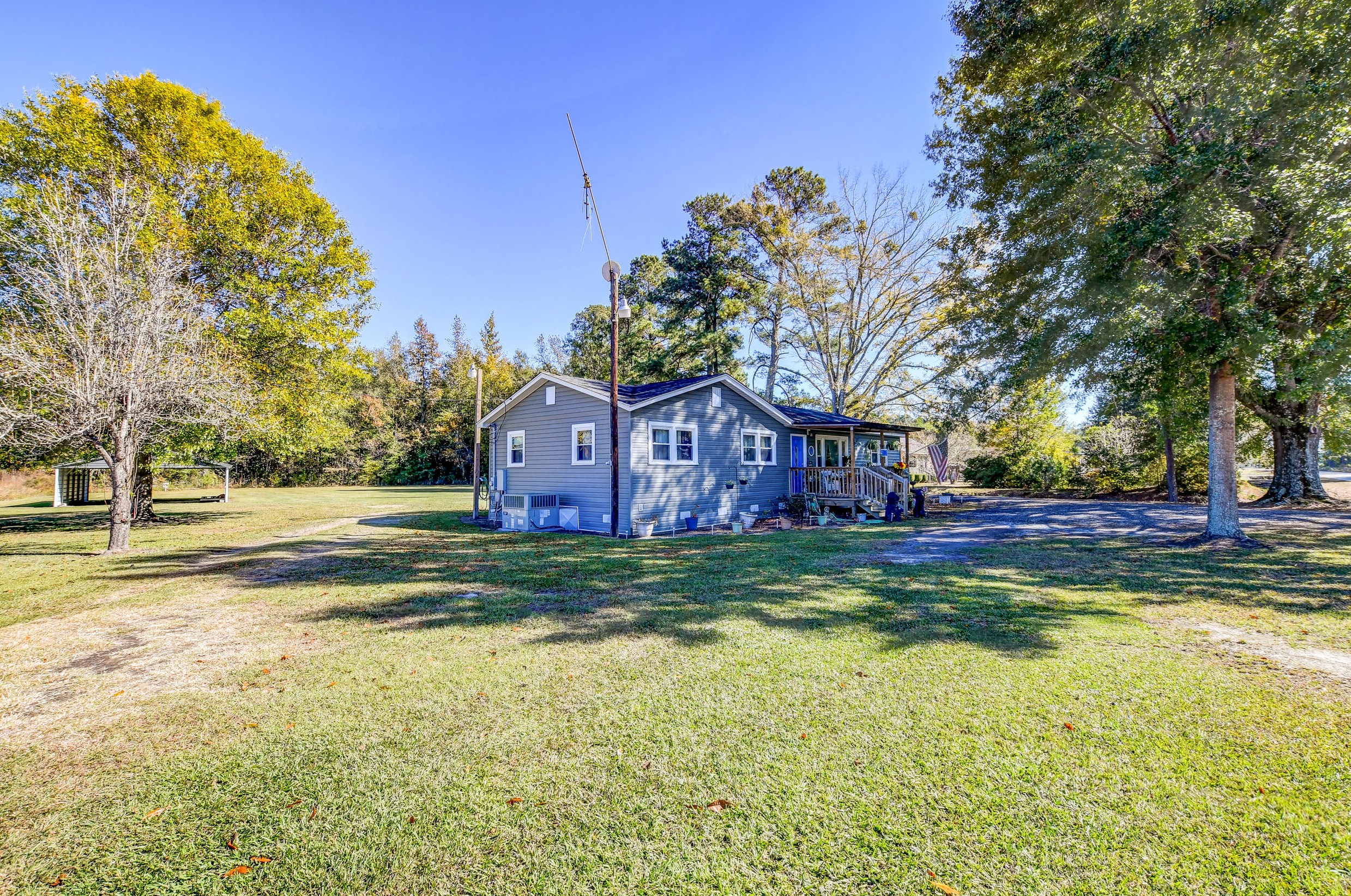 504 Delos Rd, Kingstree, SC 29556-5426