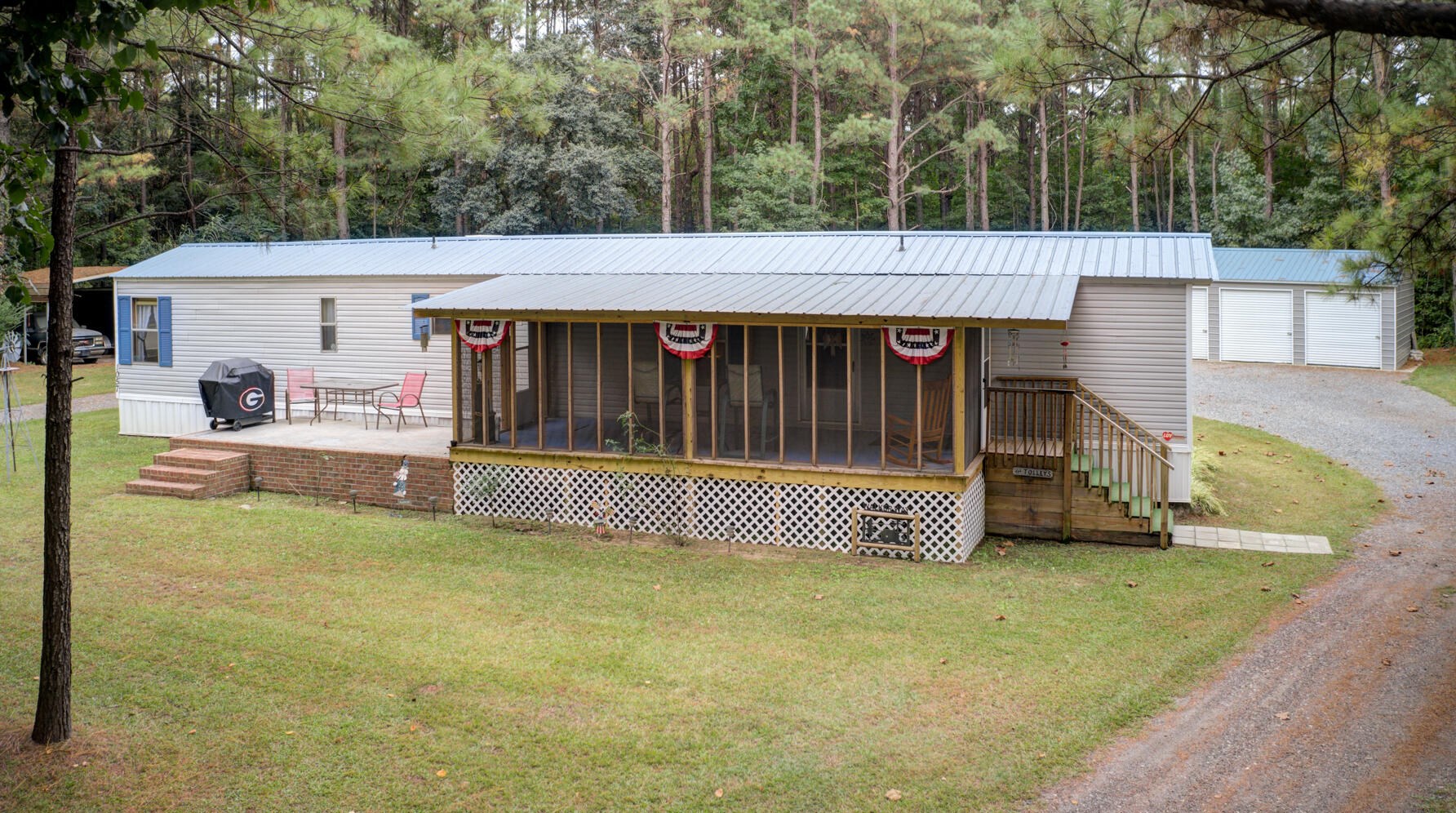 1057 Red Hill Rd, Huger, SC 29450-9492