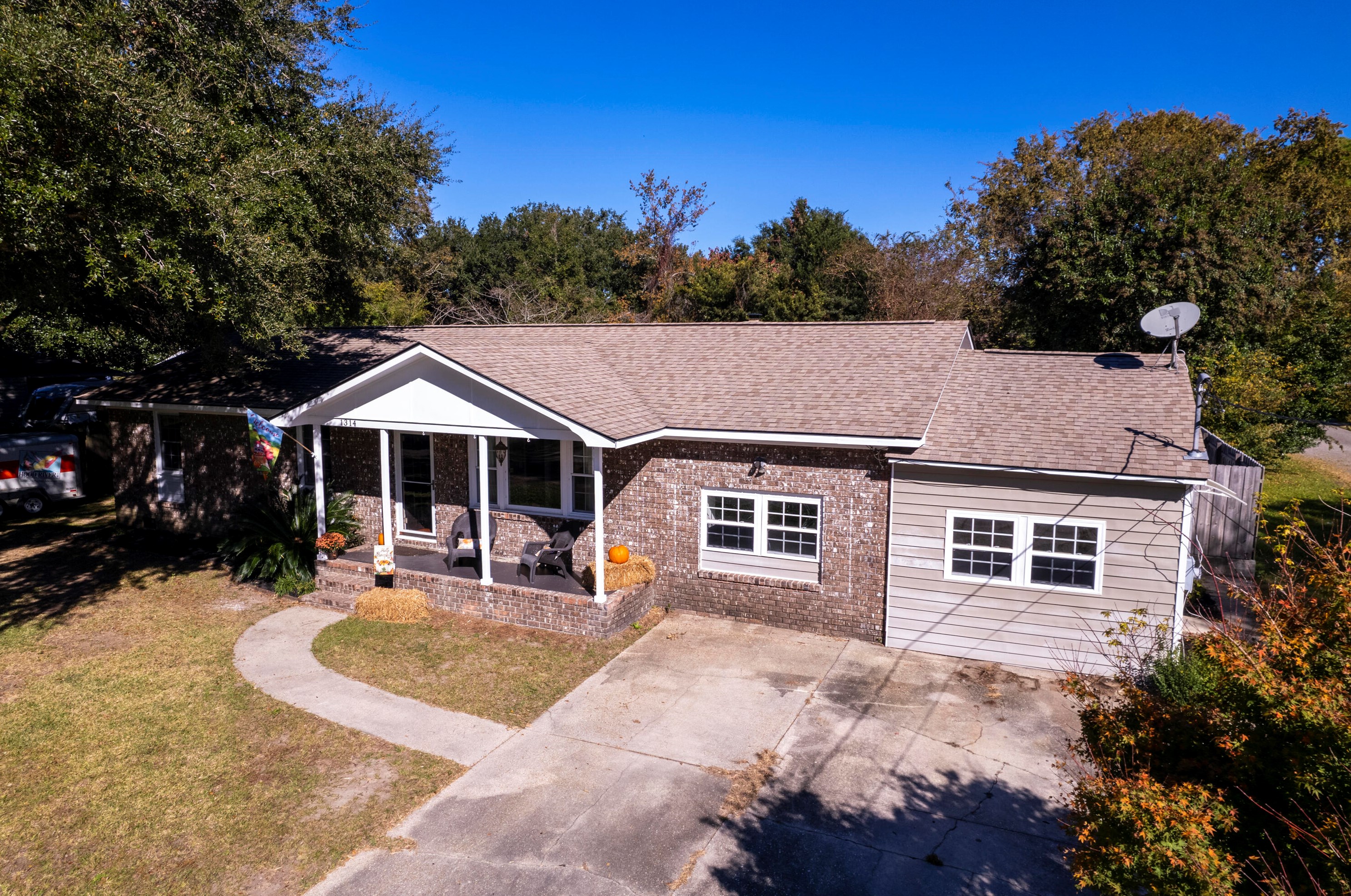 1314 Hampshire Rd, Charleston, SC 29412-9244