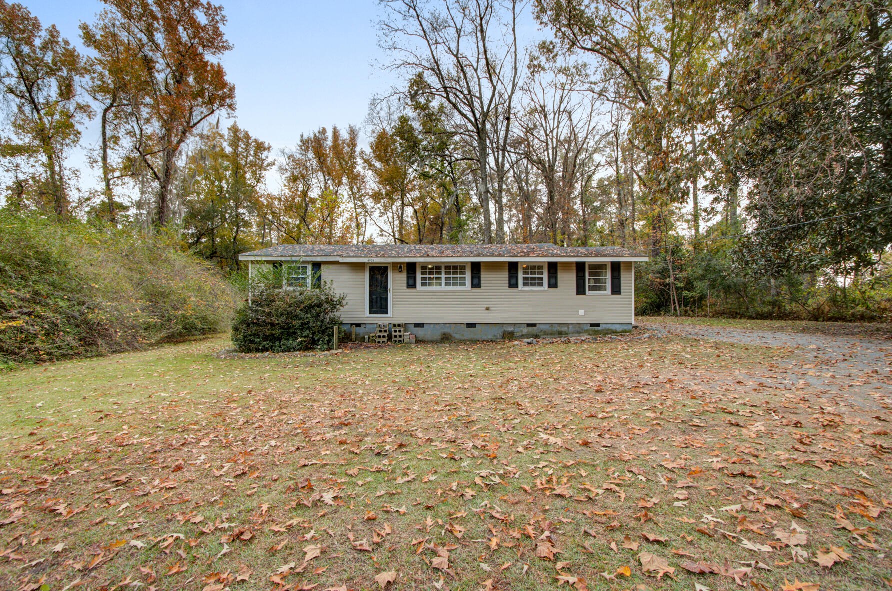 4908 Cottageville Hwy, Round O, SC 29474