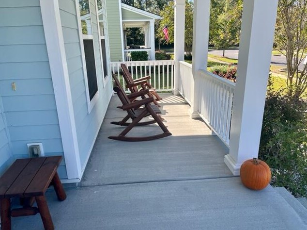 702 Quintan St, Summerville, SC 29486-0400