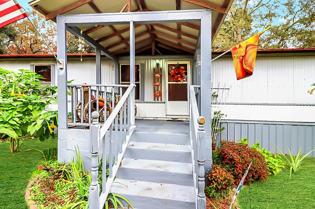 138 Moncks Corner Rd, Eutawville, SC 29048