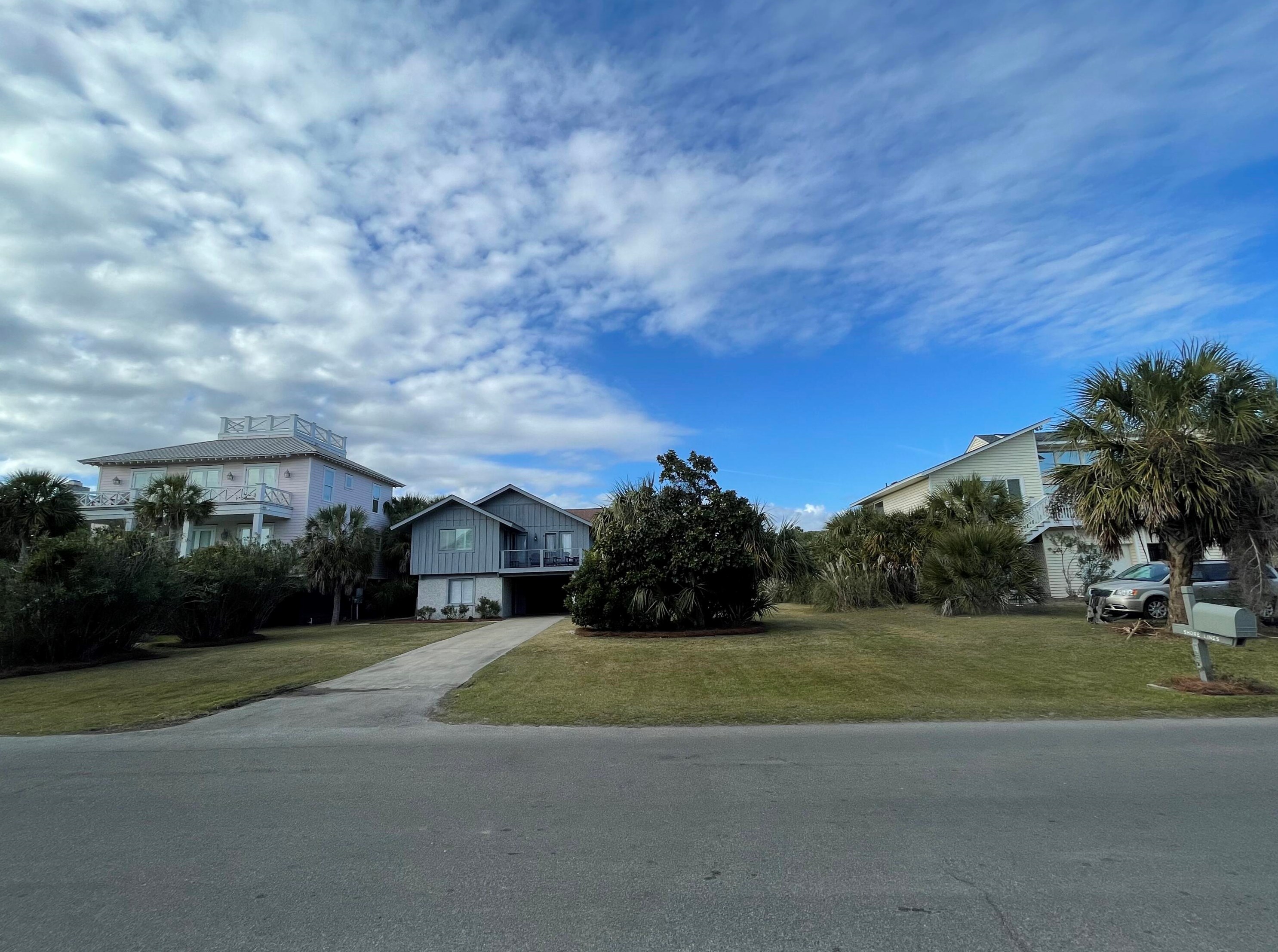 453 Tarpon Blvd, Saint Helena, SC 29920