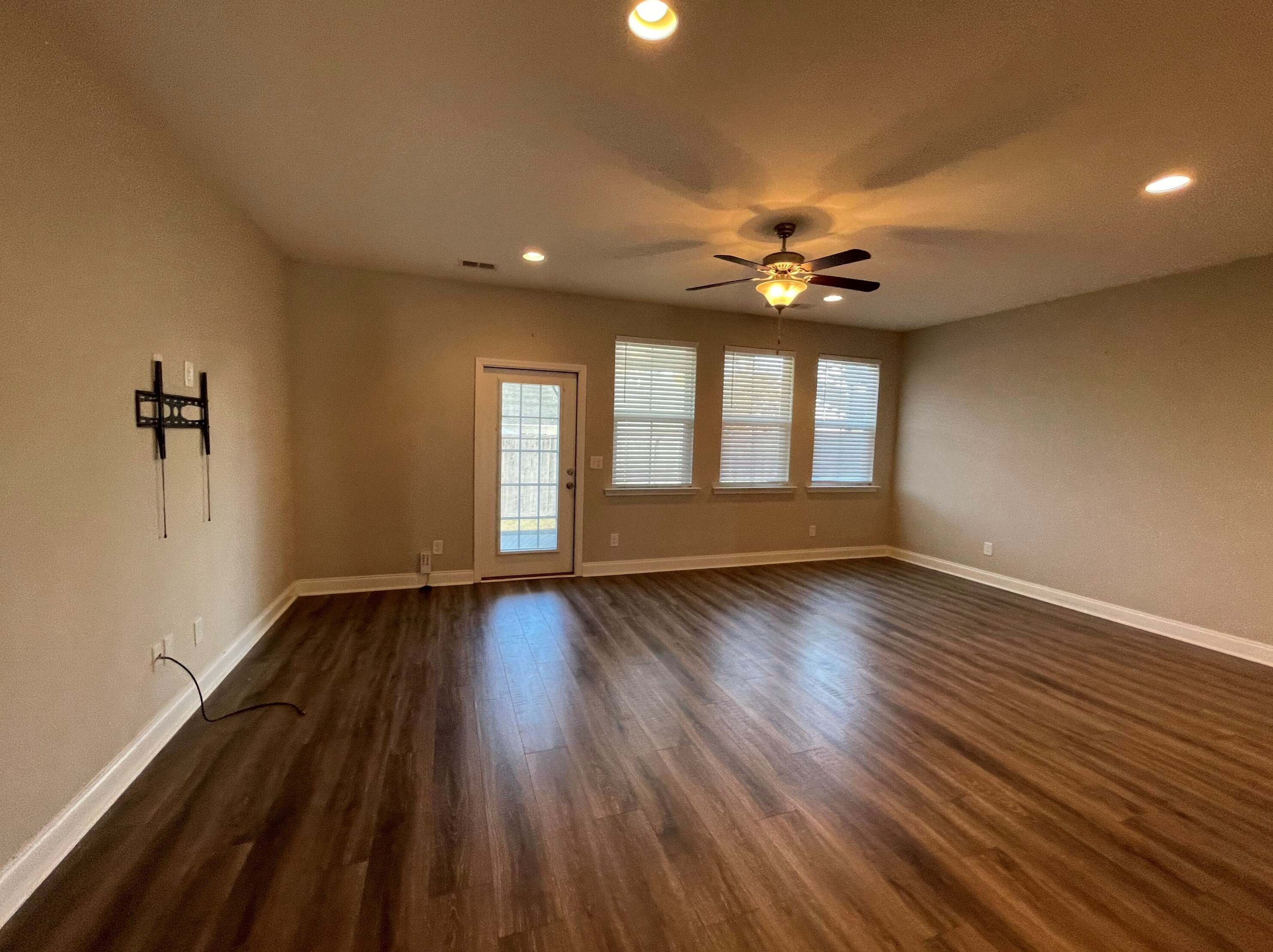 7869 Montview Rd, Charleston SC  29418-2257 exterior