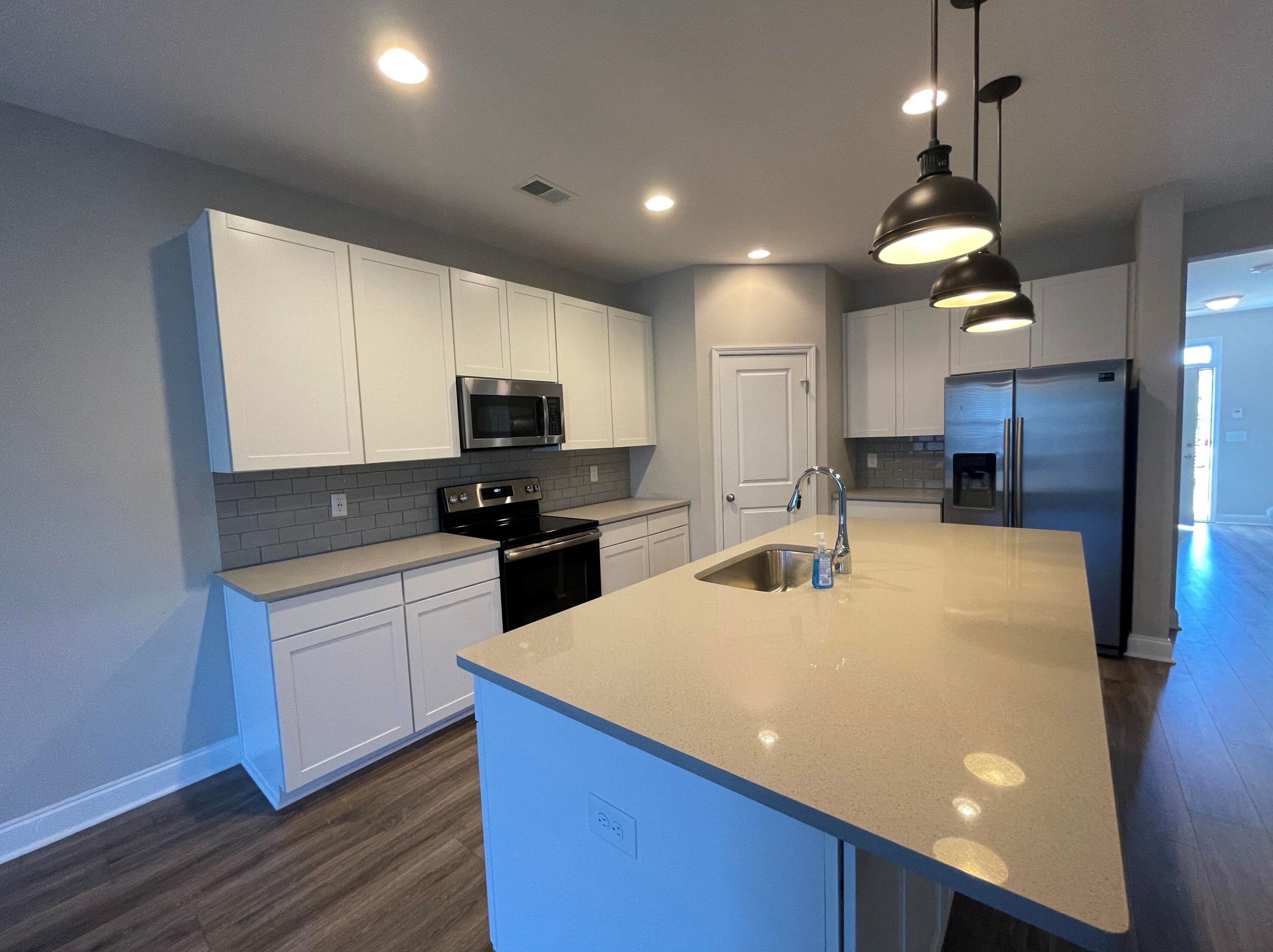 7869 Montview Rd, Charleston, SC 29418