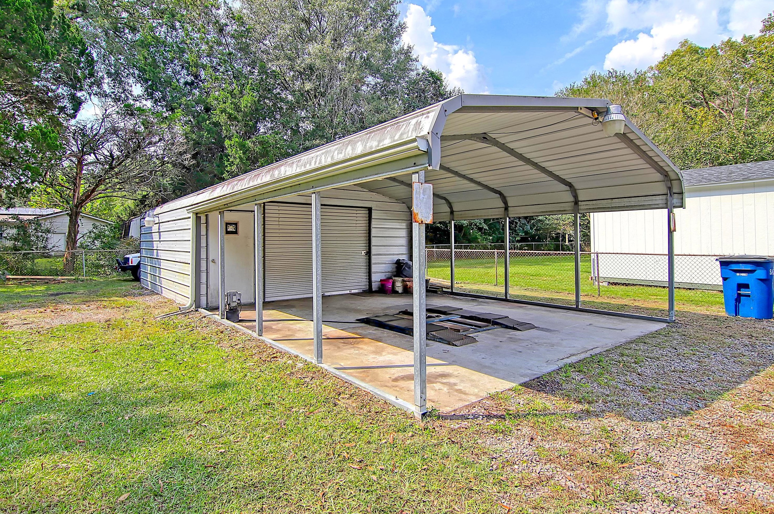 2555 Church Crk Dr, Charleston SC 29414-6407 exterior