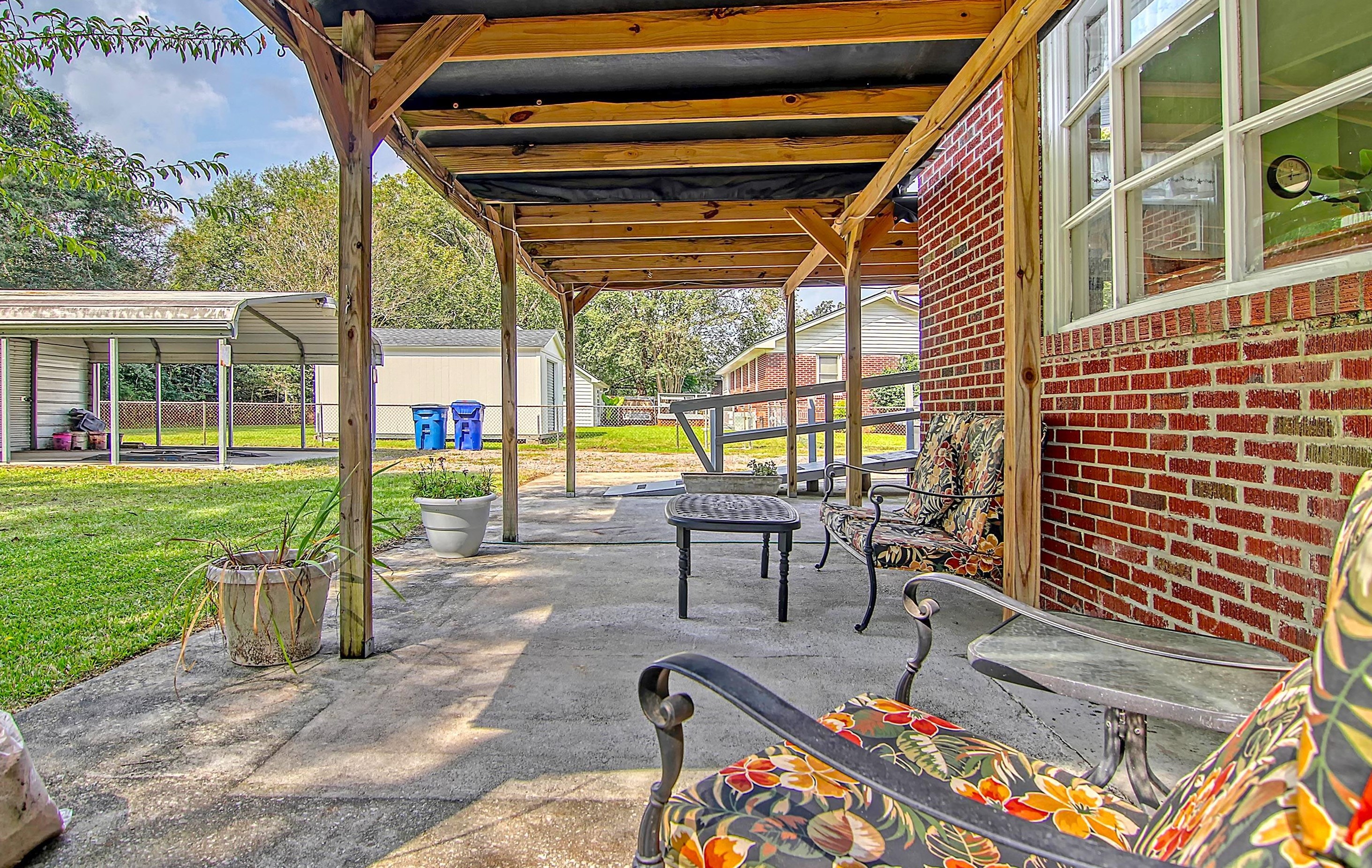 2555 Church Crk Dr, Charleston SC 29414-6407 exterior