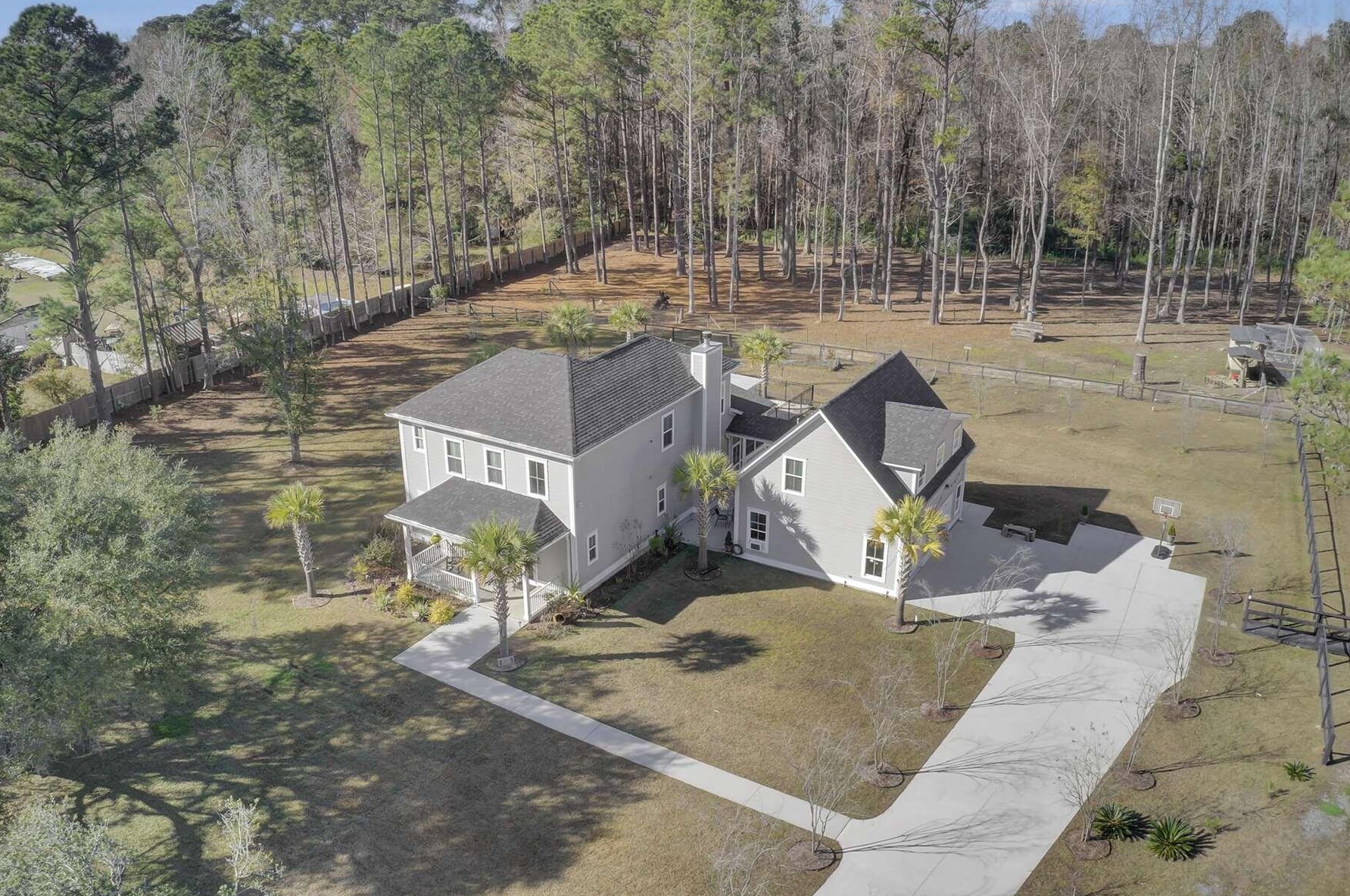 144 Clark Ln, Summerville, SC 29483-9164
