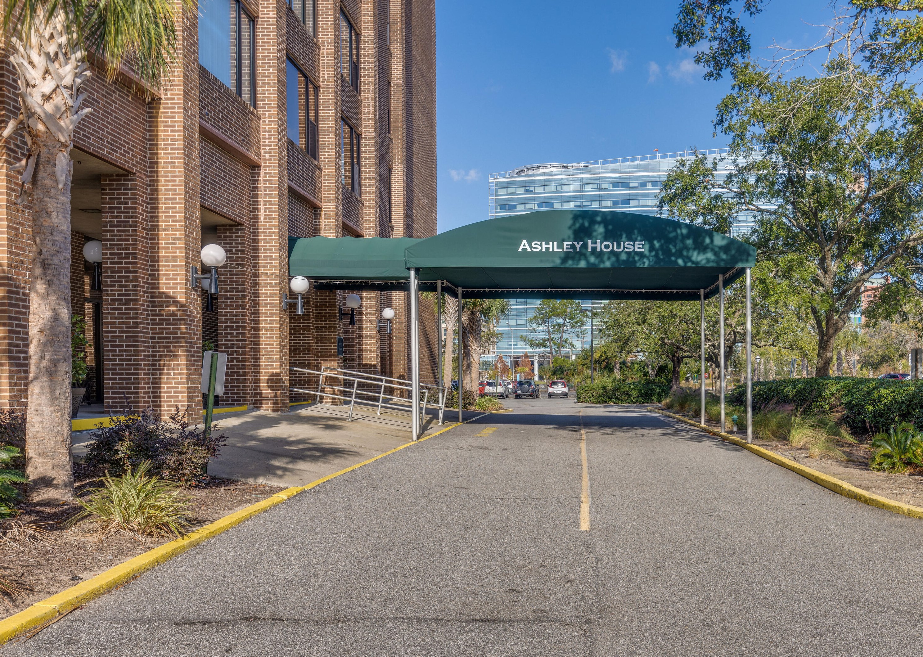 14 Lockwood Dr #3j, Charleston, SC