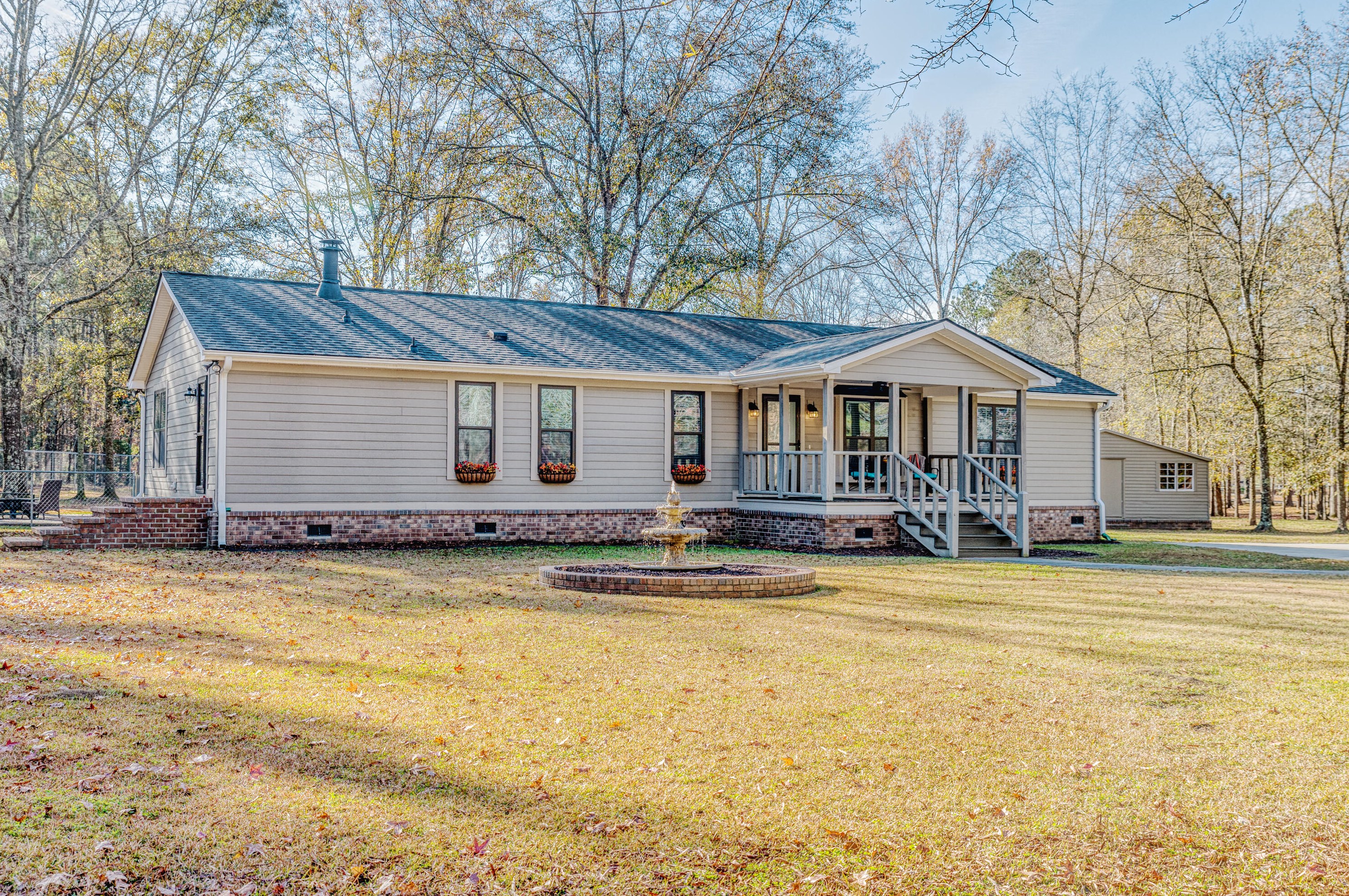 1186 Witherbee Rd, Moncks Corner, SC 29461-4627