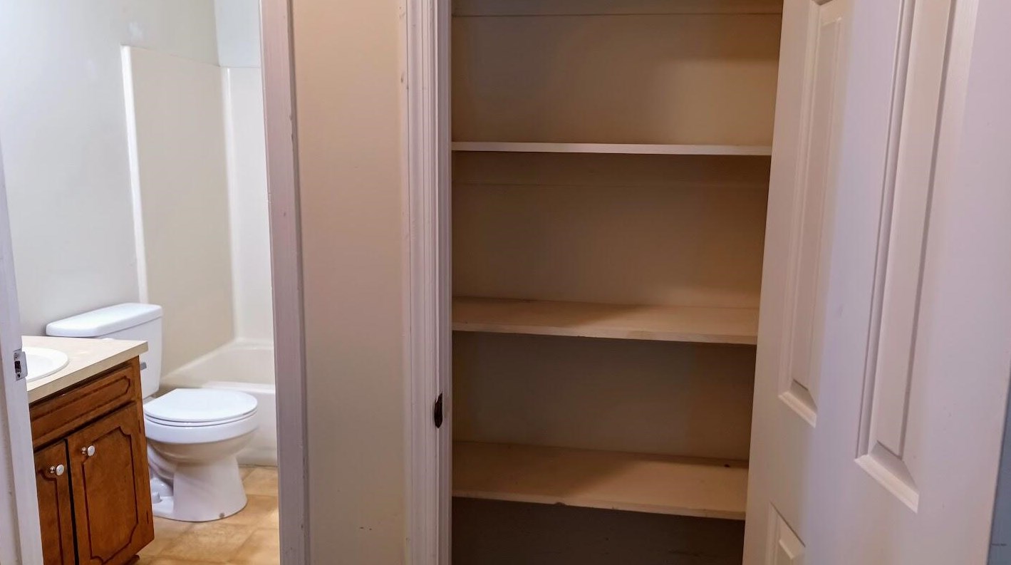 5048 Foxwood Dr, Charleston SC 29418-3282 exterior