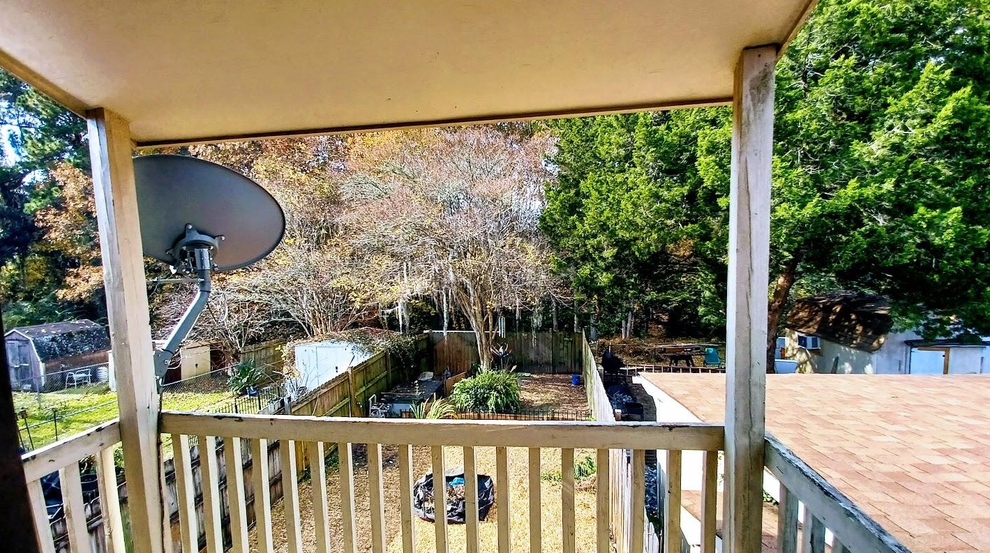 5048 Foxwood Dr, Charleston SC 29418-3282 exterior