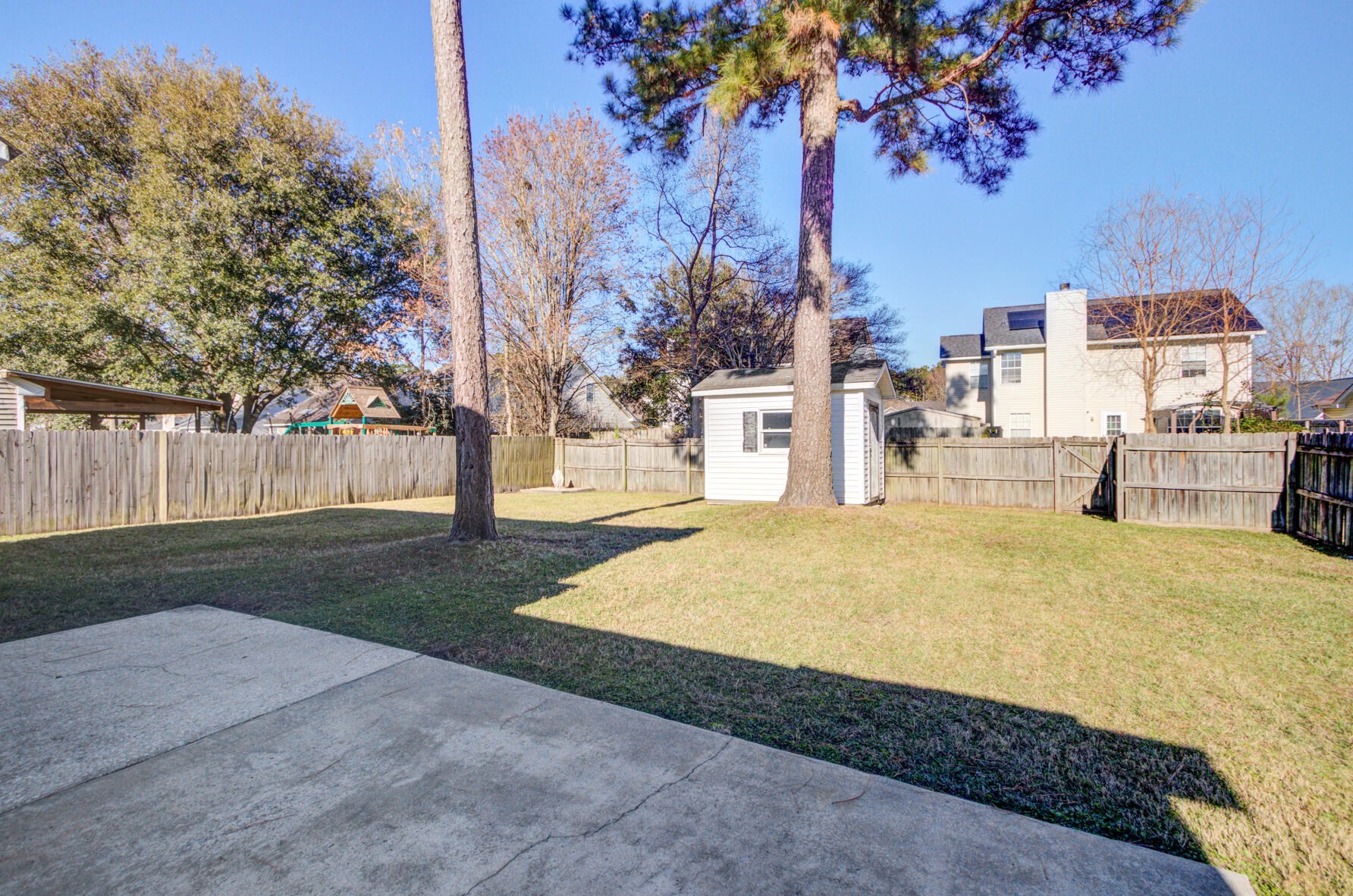 230 Hastings Dr, Charleston SC 29445-6620 exterior