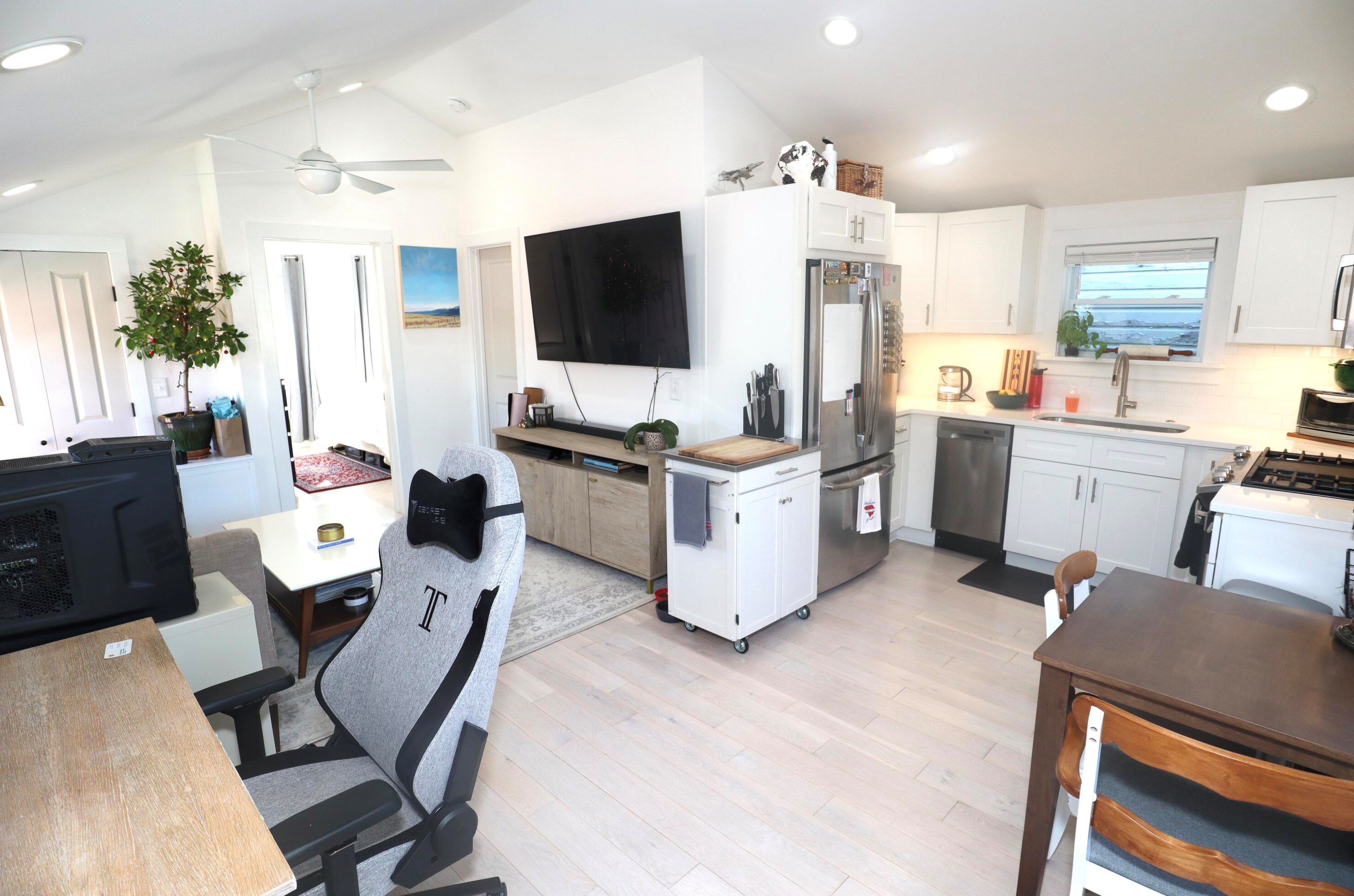 404 Race St Apt B, Charleston, SC