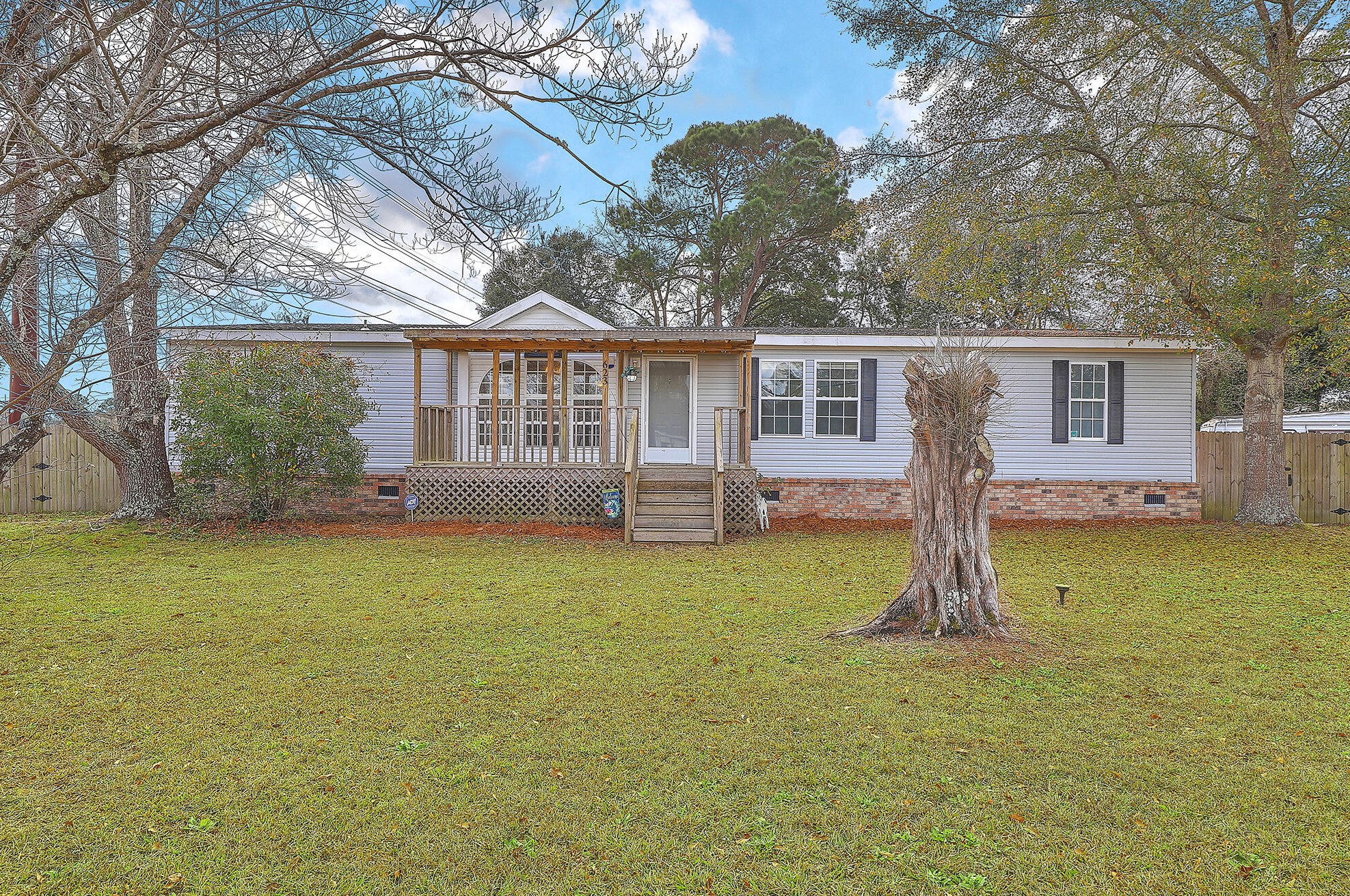 623 Bryan Dr, Moncks Corner, SC 29461-2712