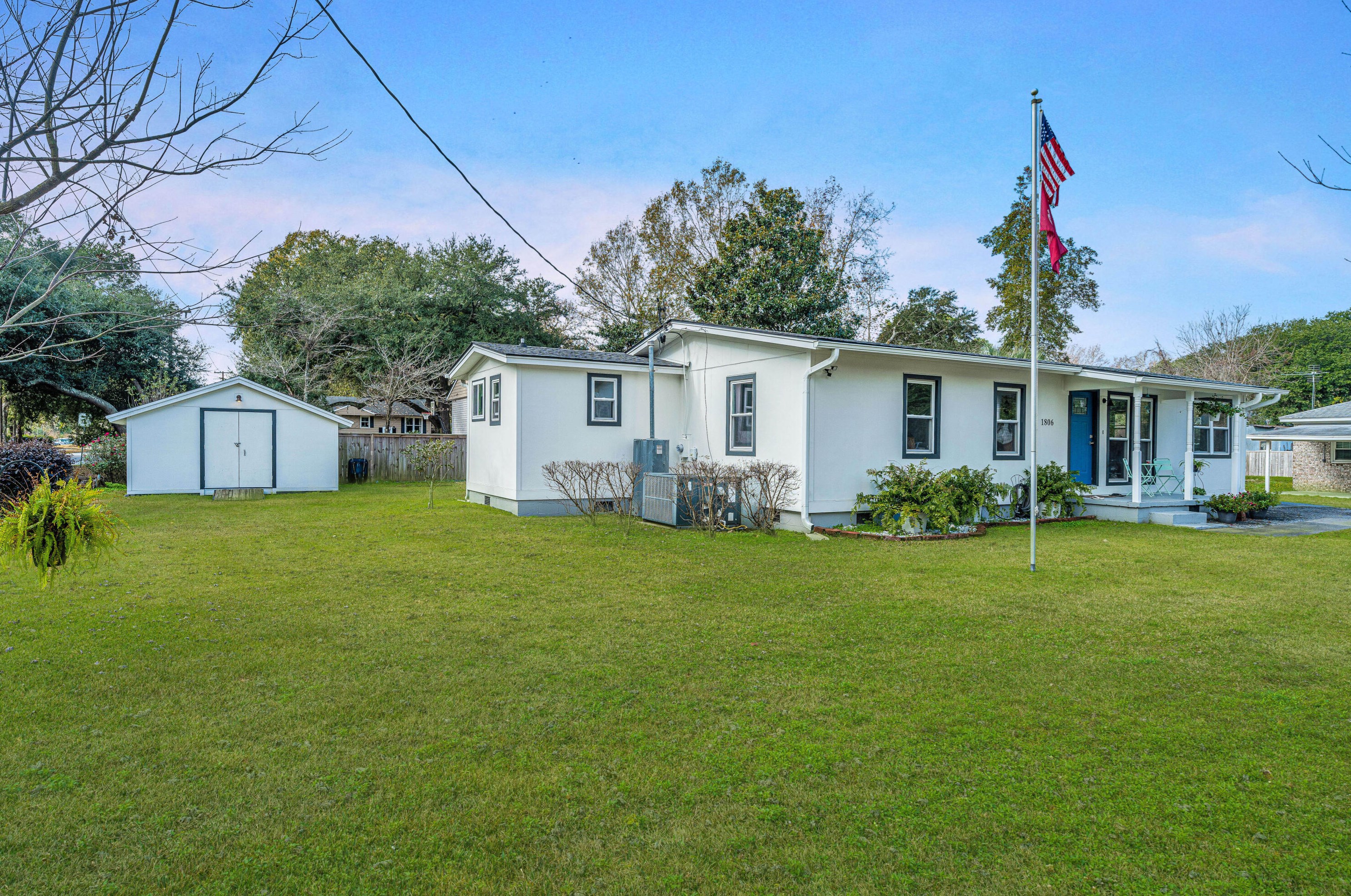 1806 Sandcroft Dr, Charleston, SC 29407-3022