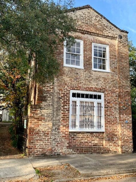 58 Hasell St, Charleston, SC 29401-1616