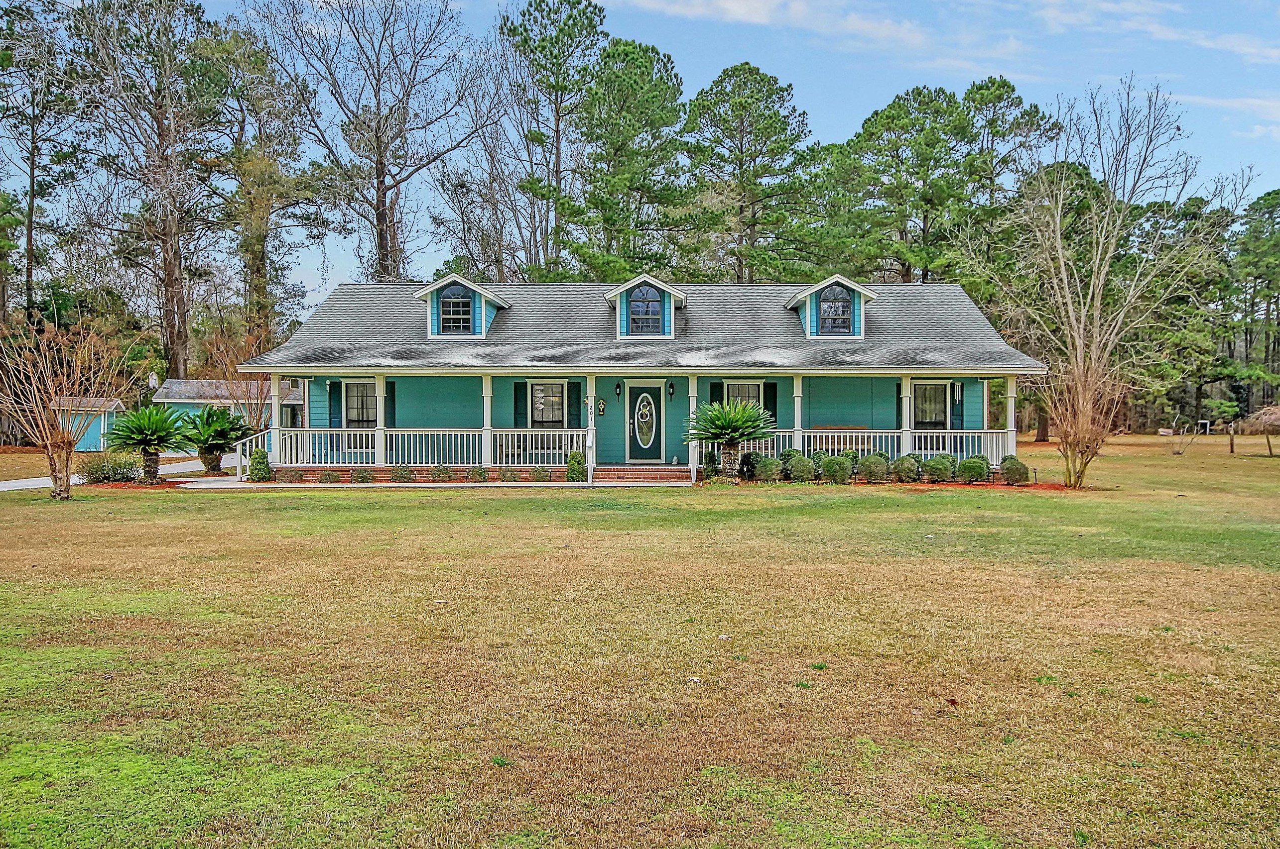 201 Melinda Dr, Moncks Corner, SC 29461-7839