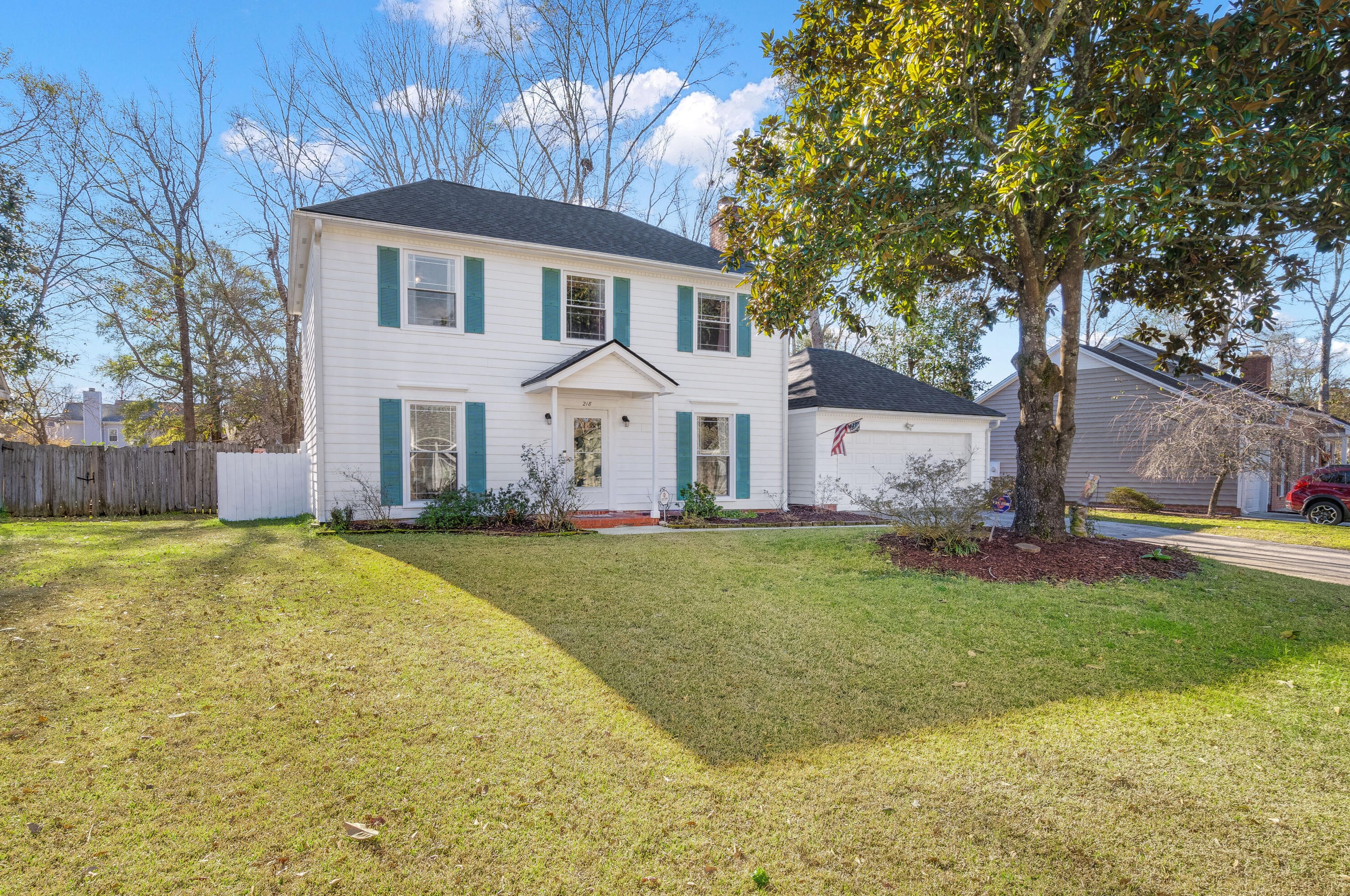 218 Hamlet Rd, Summerville, SC 29485-5251