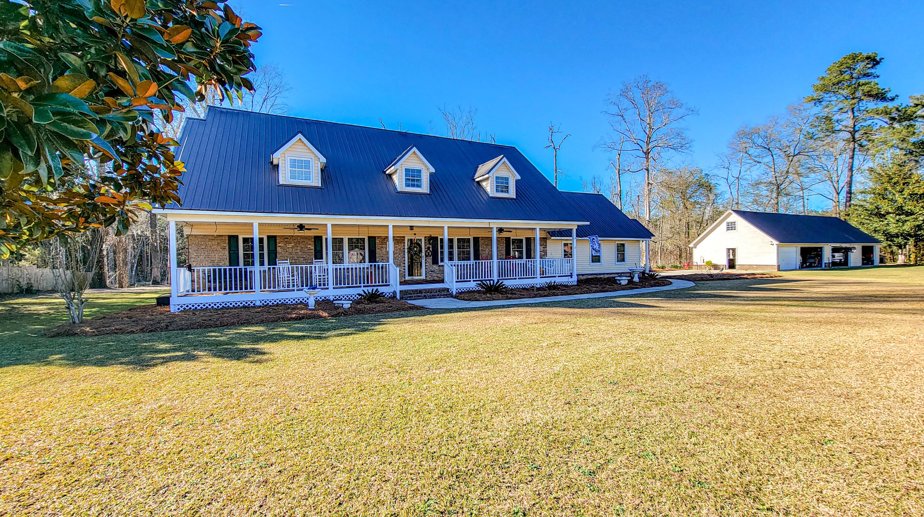 379 Mcclure Ln, Walterboro, SC 29488-9080