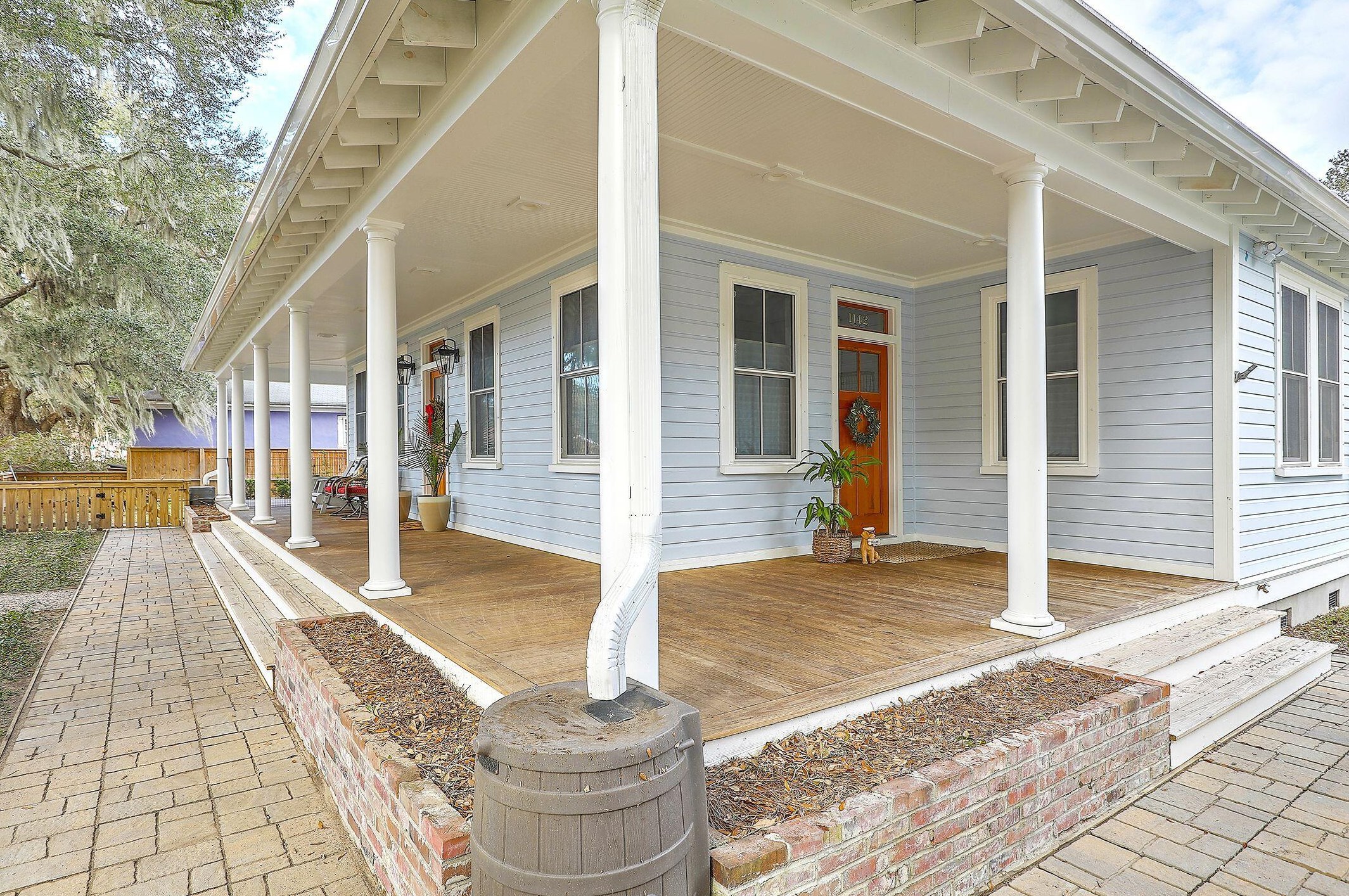 1142 Camp Rd, Charleston, SC 29412-8843