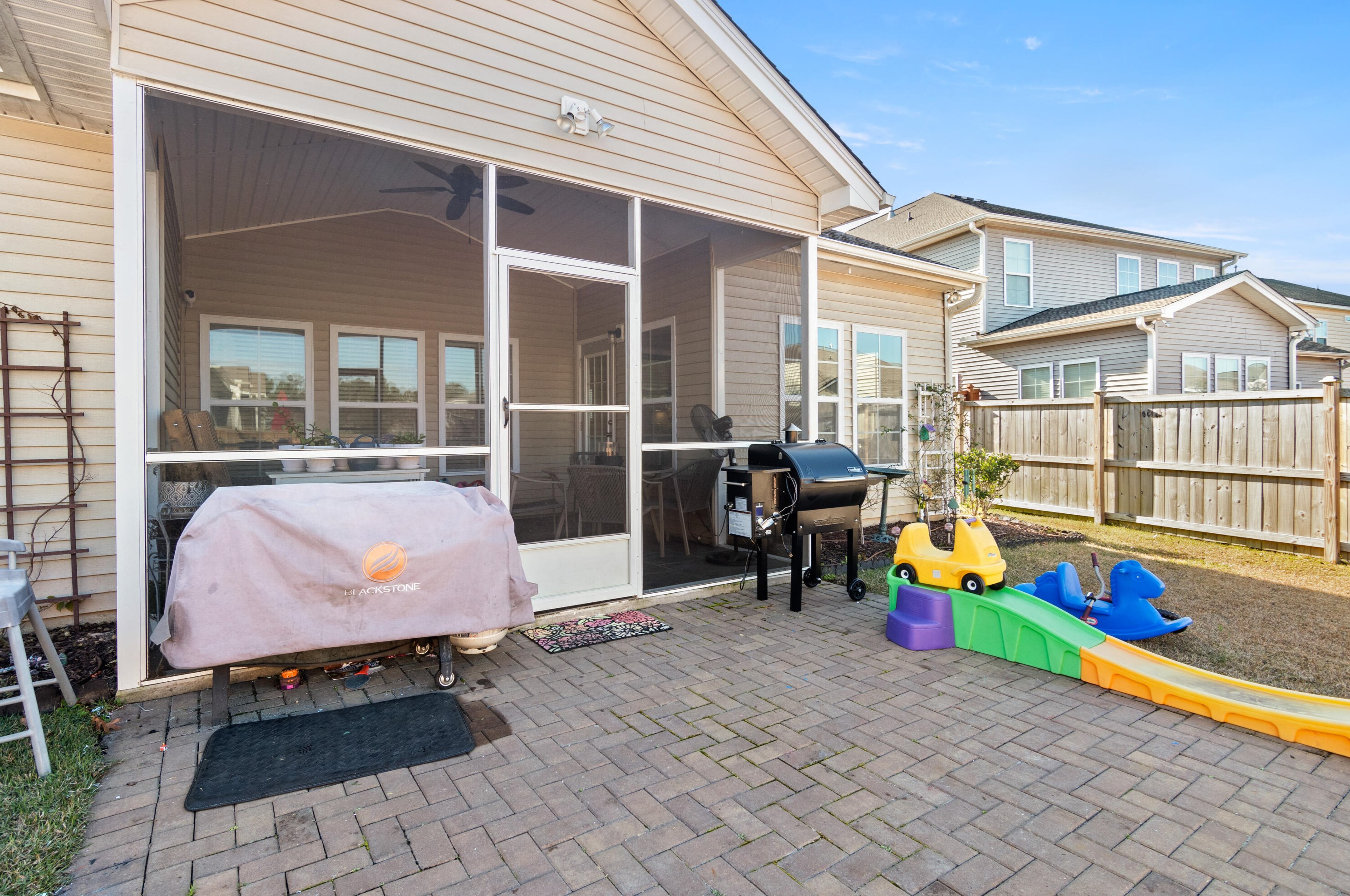 540 Nandina Dr, Charleston SC 29445-7365 exterior