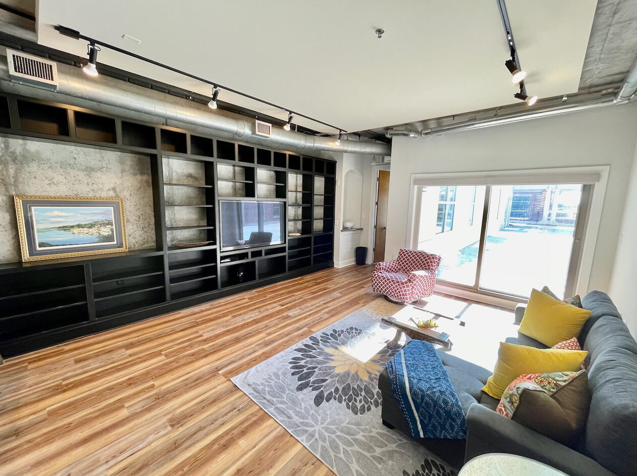 150 Bee St #308, Charleston, SC 29401