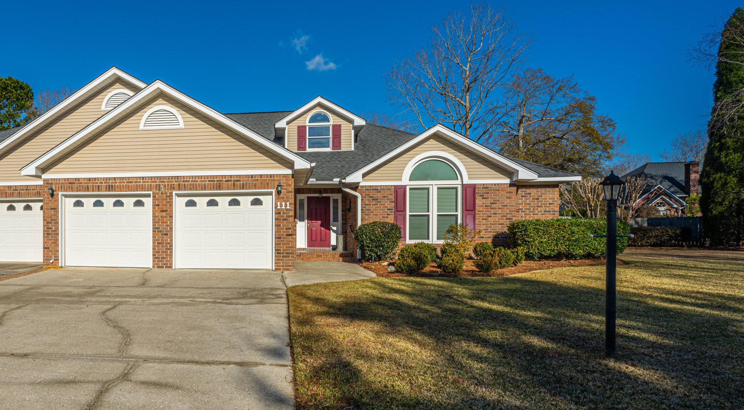 111 Dresden Dr, Charleston, SC 29445-5527