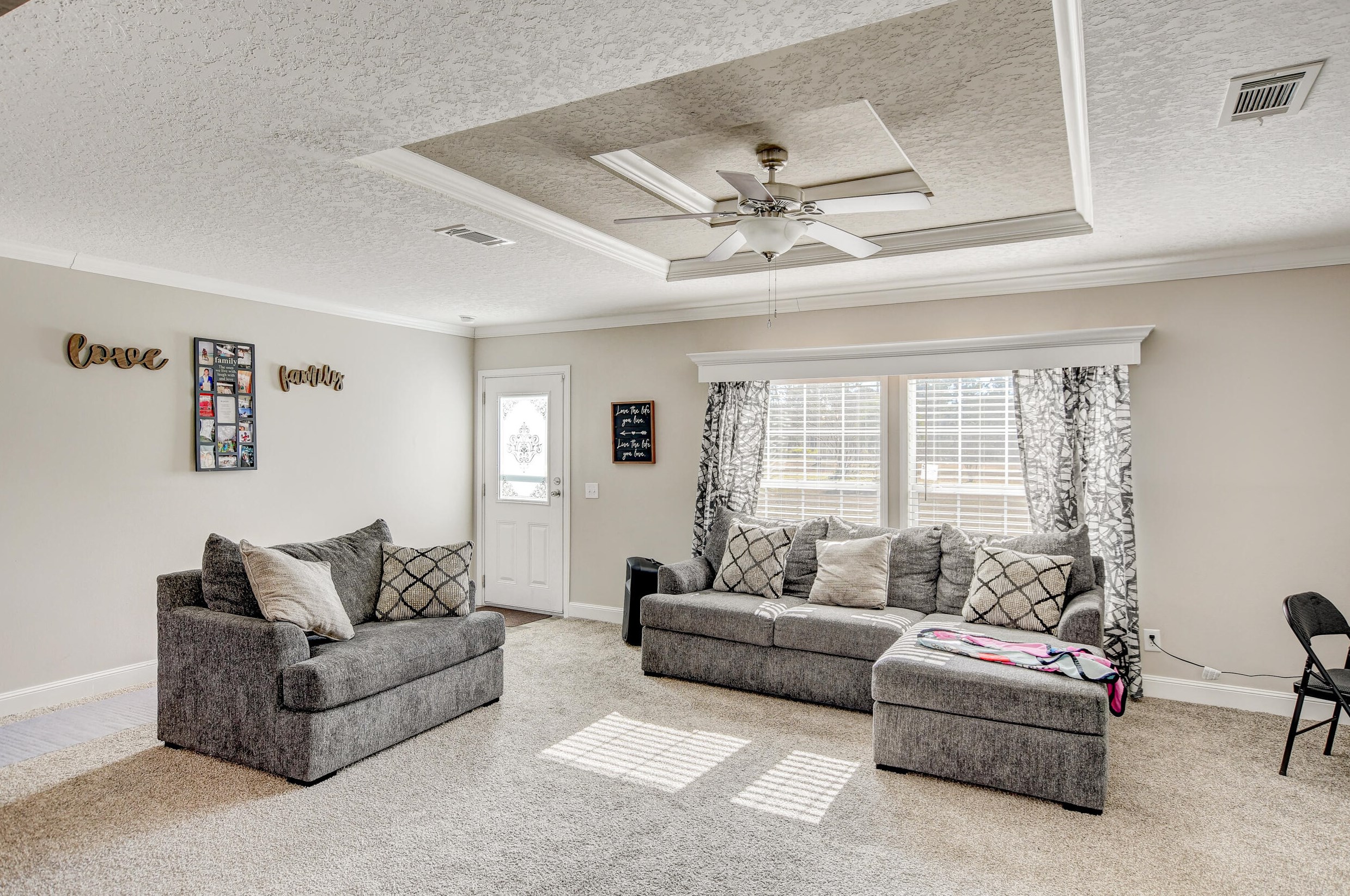 698 Root Branch Rd, Pineville, SC 29468