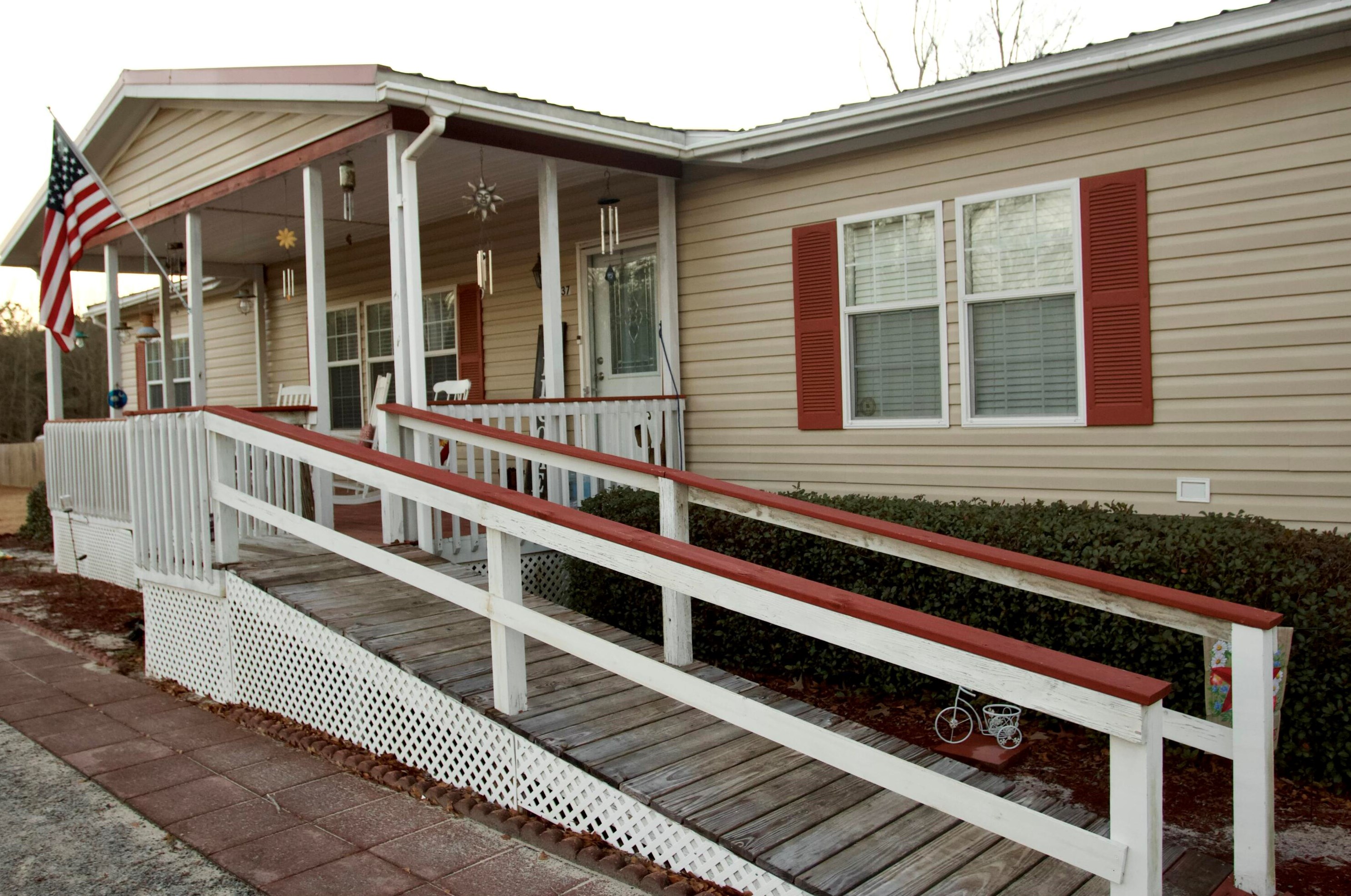 137 Audrey Ln, Walterboro, SC 29488